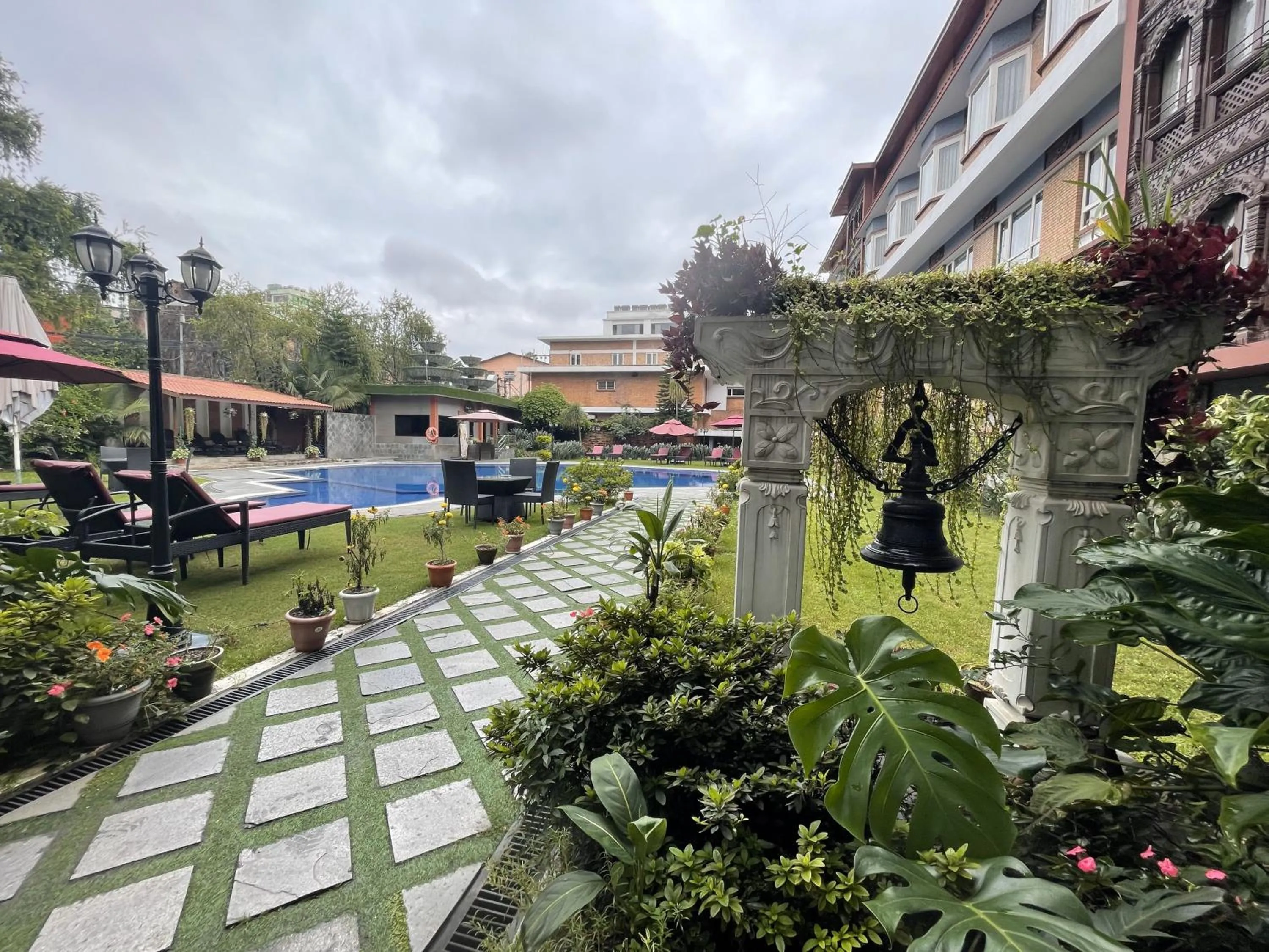 Garden in The Malla Hotel - Thamel, 2 km to Swayambhunath Temple