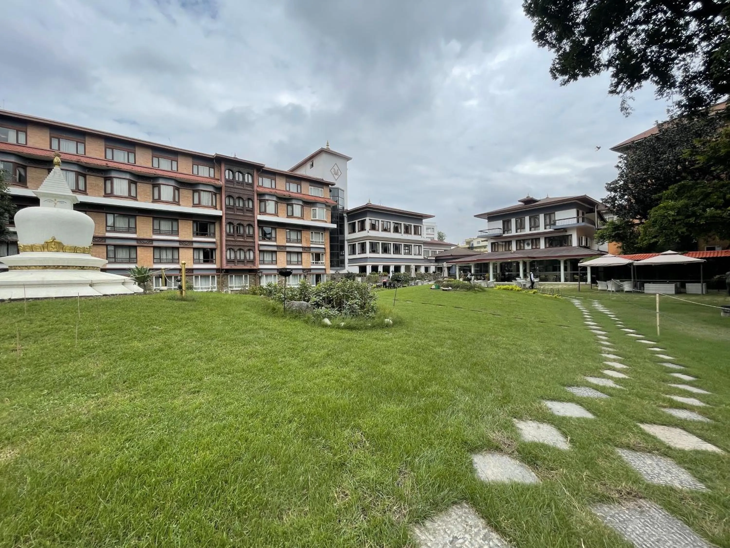Garden in The Malla Hotel - Thamel, 2 km to Swayambhunath Temple