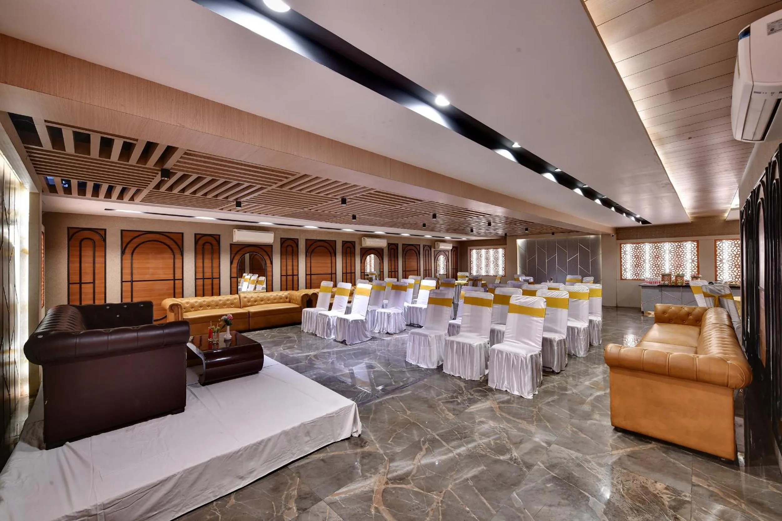 Banquet/Function facilities in RnB Select Walk Inn Lucknow