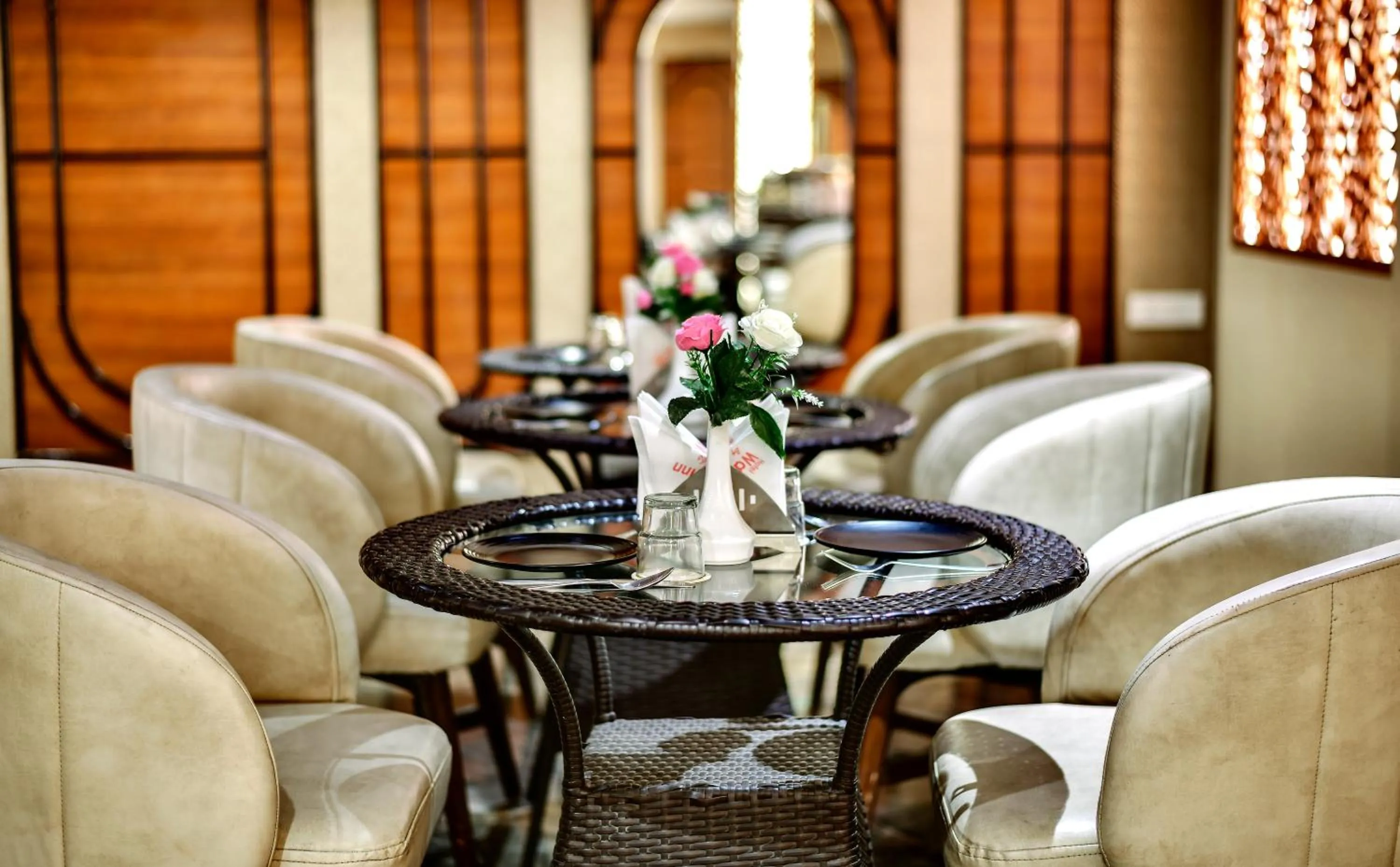 Restaurant/places to eat in RnB Select Walk Inn Lucknow