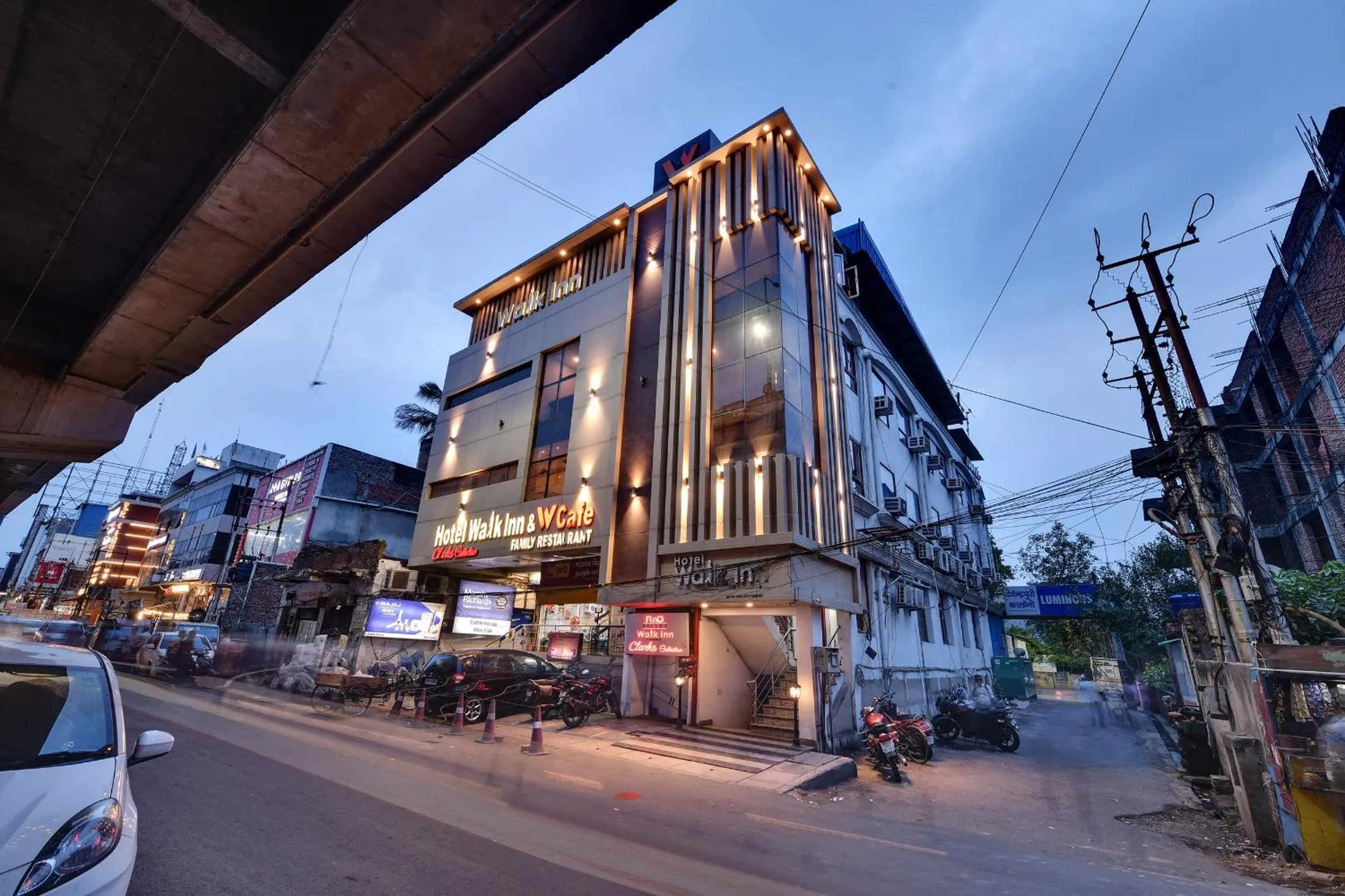 Facade/entrance in RnB Select Walk Inn Lucknow