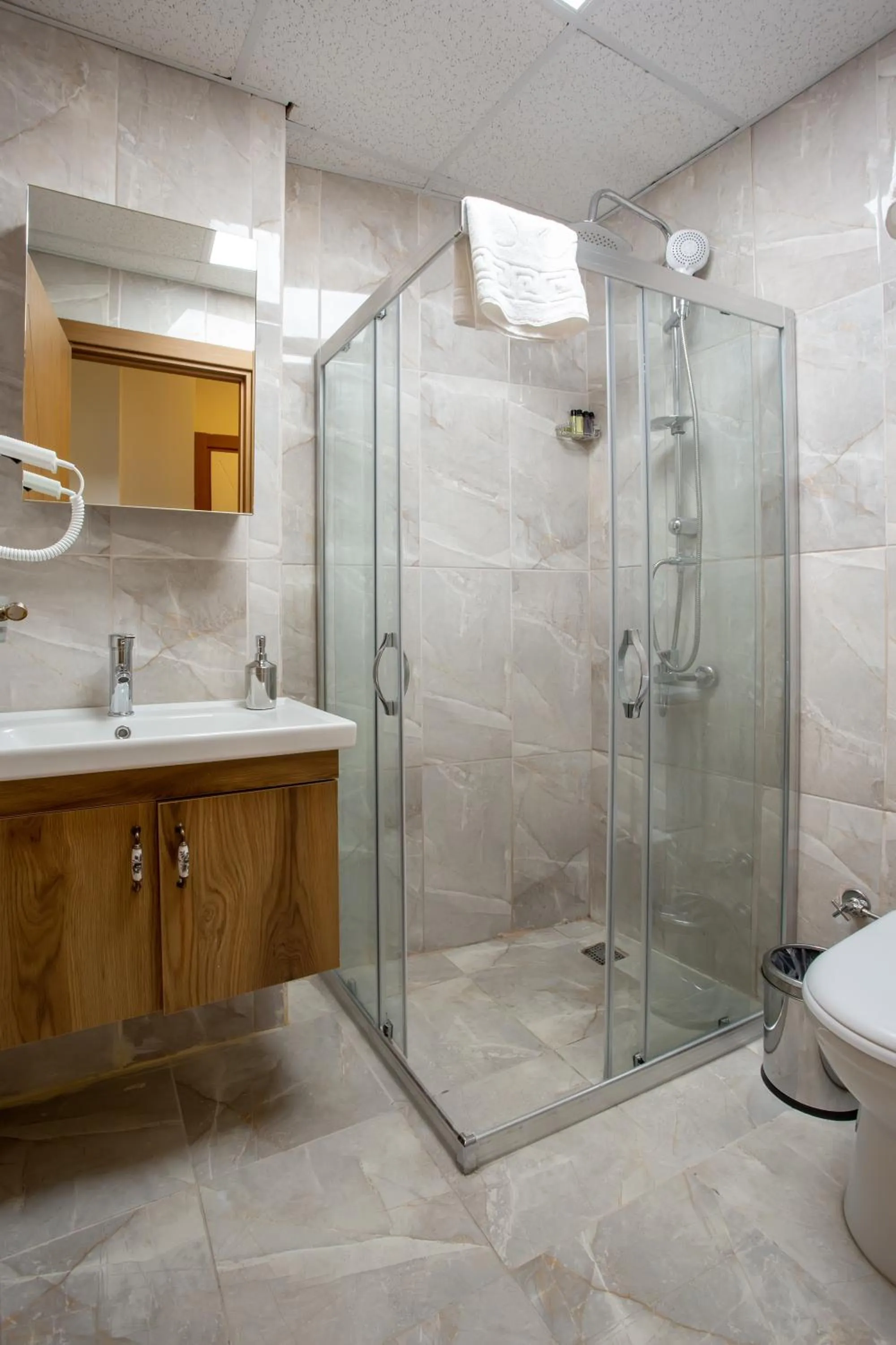 Bathroom in West Palace