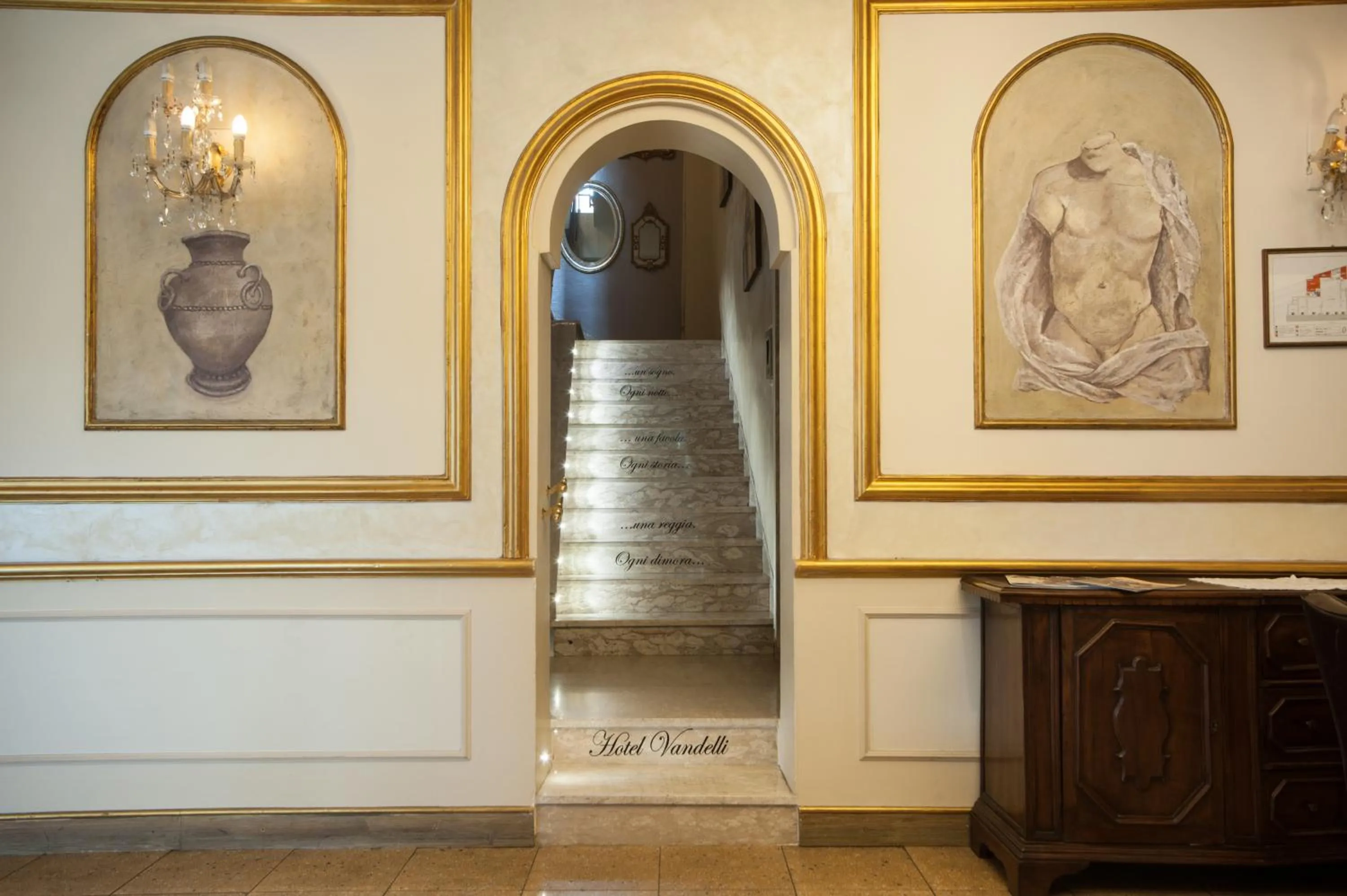 Lobby or reception in Hotel Vandelli