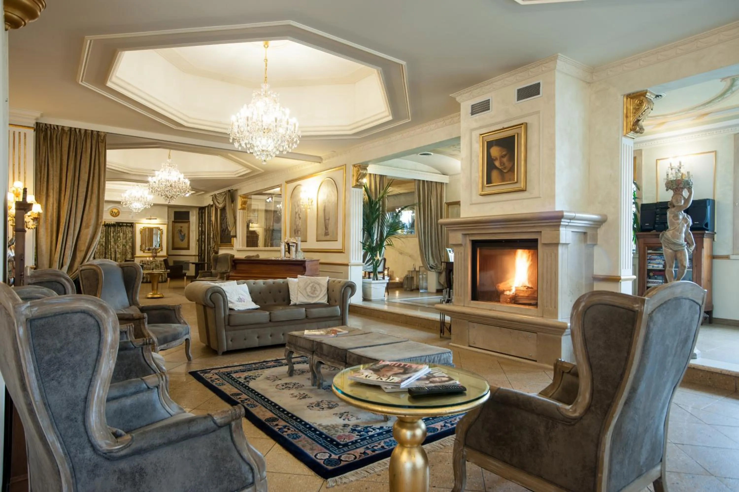 Seating area in Hotel Vandelli