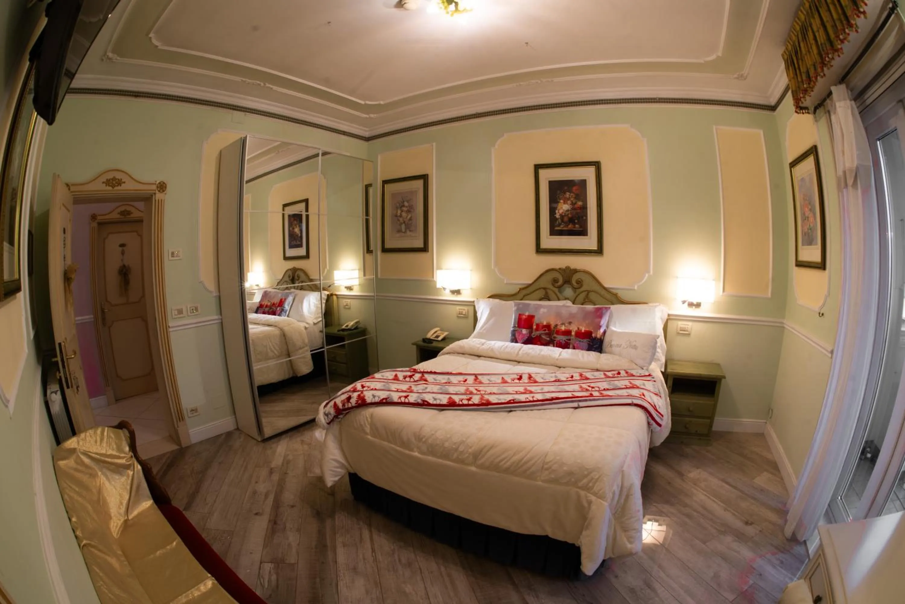 Bedroom, Bed in Hotel Vandelli