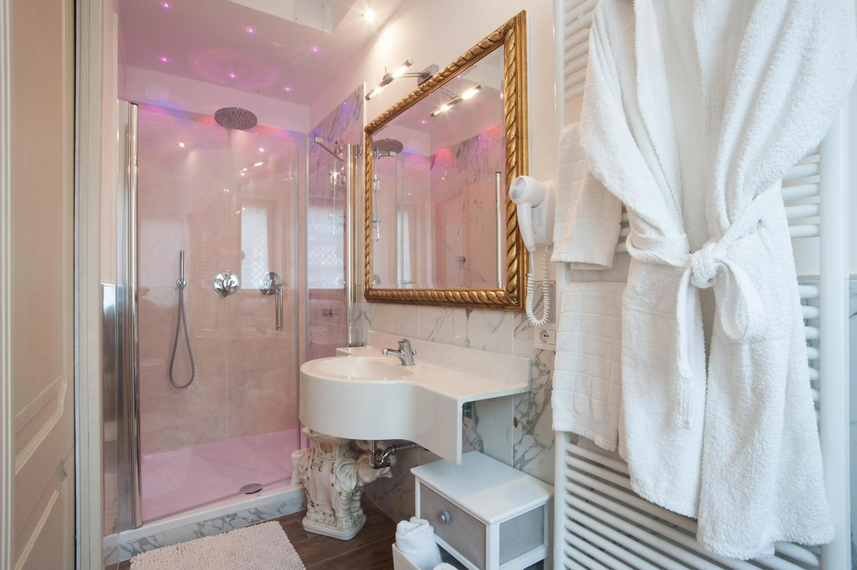 Bathroom in Hotel Vandelli