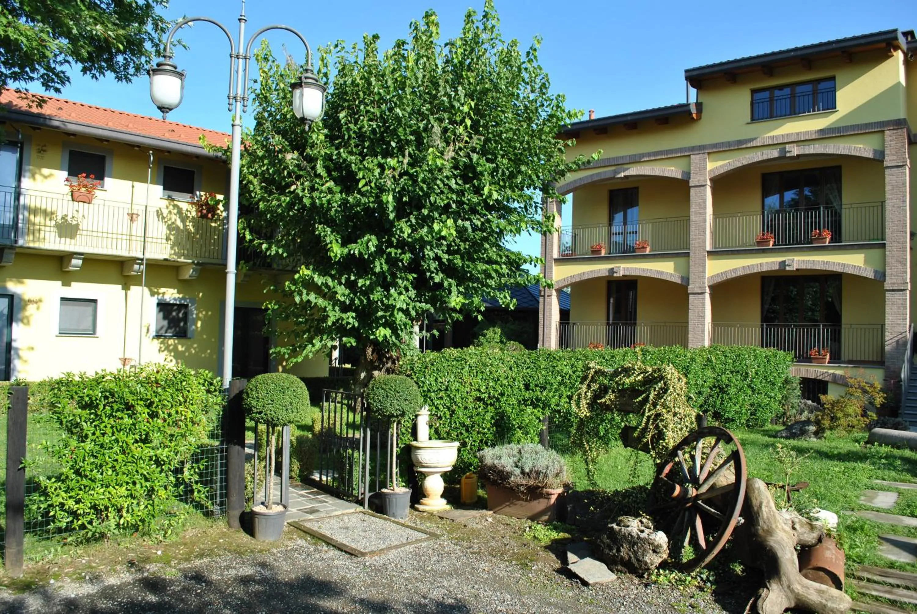 Facade/entrance in Fondo Brugarolo B&B