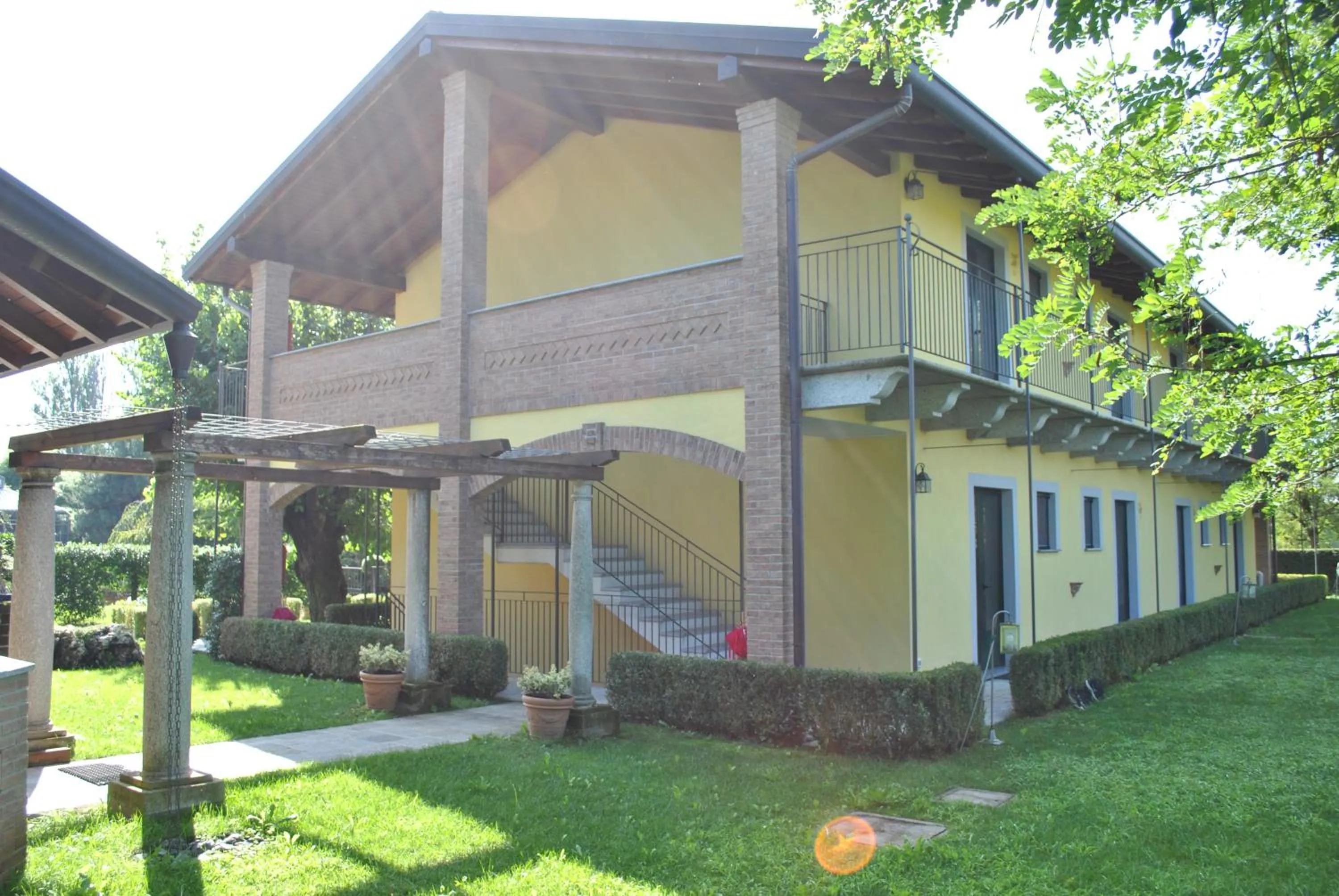 Facade/entrance in Fondo Brugarolo B&B
