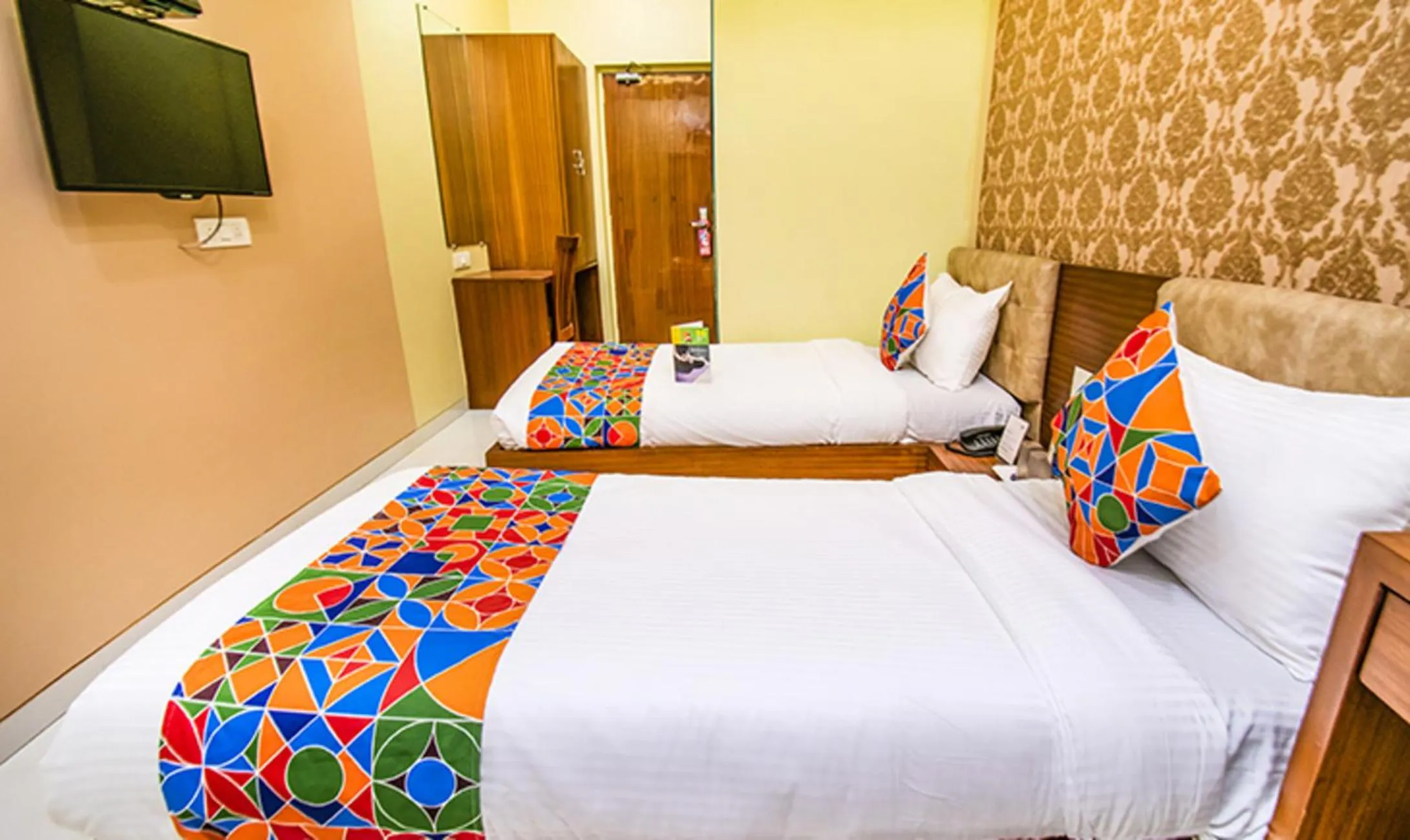 Bed in FabHotel Seven Hills - Nr Mumbai International Airport