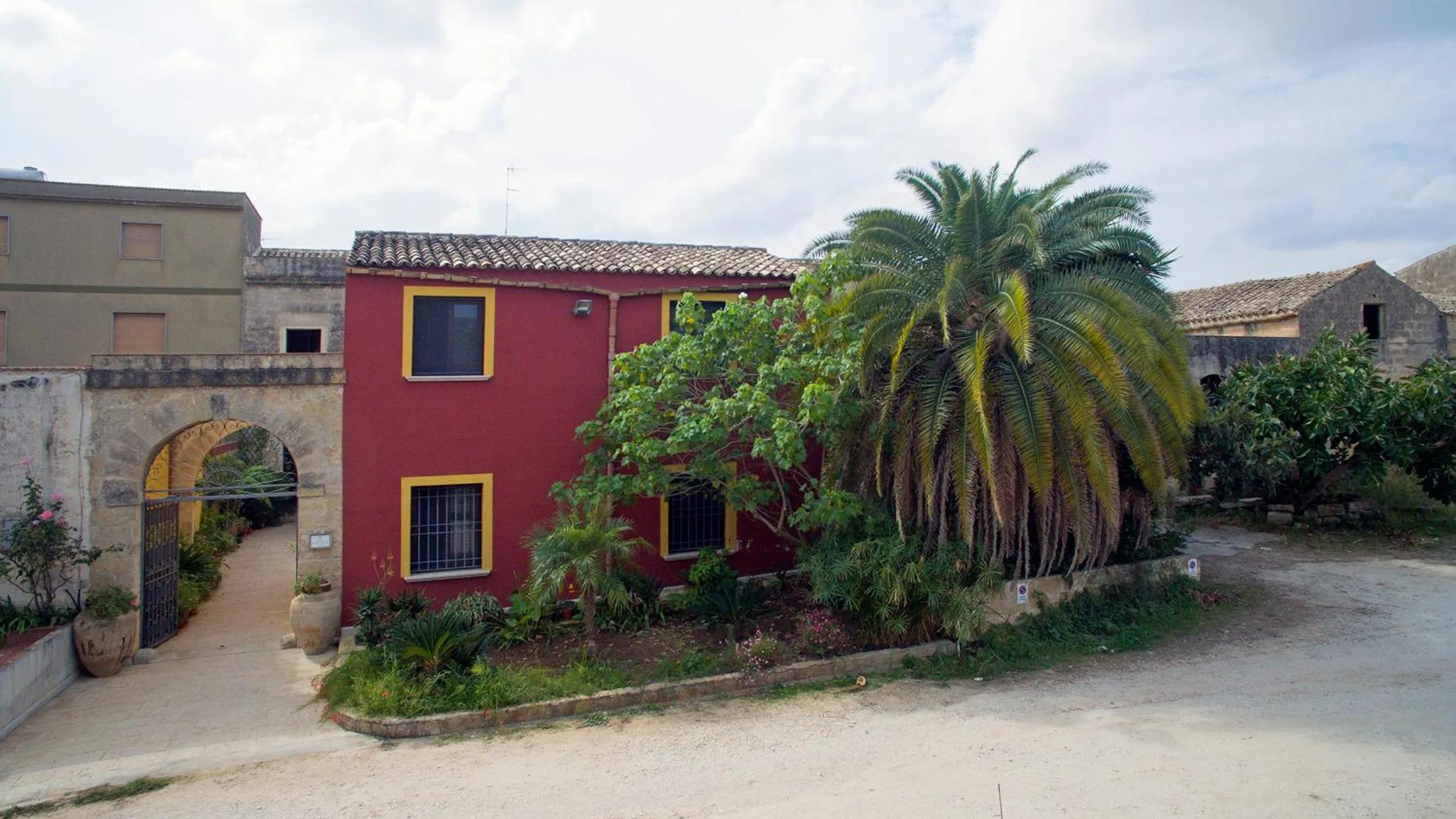 Property building in Hotel Baglio Catalano