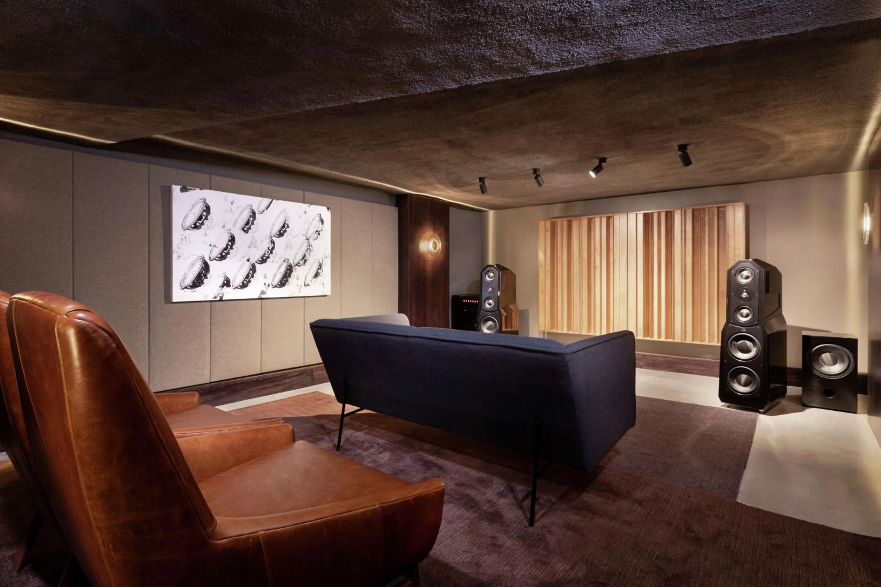 Lounge or bar in The Central Station Memphis, Curio Collection By Hilton