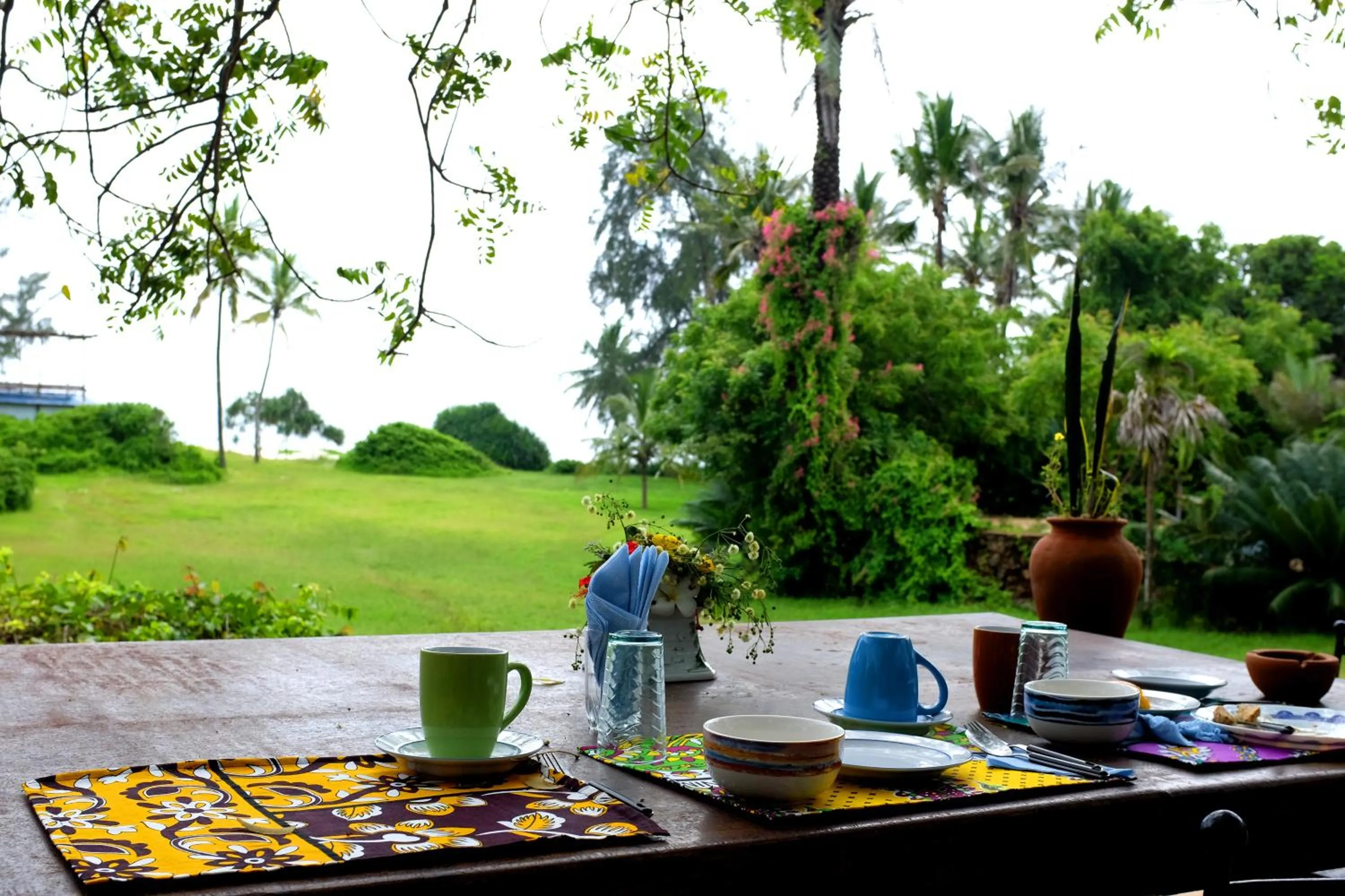 Restaurant/places to eat in Salty's Kitesurf Village