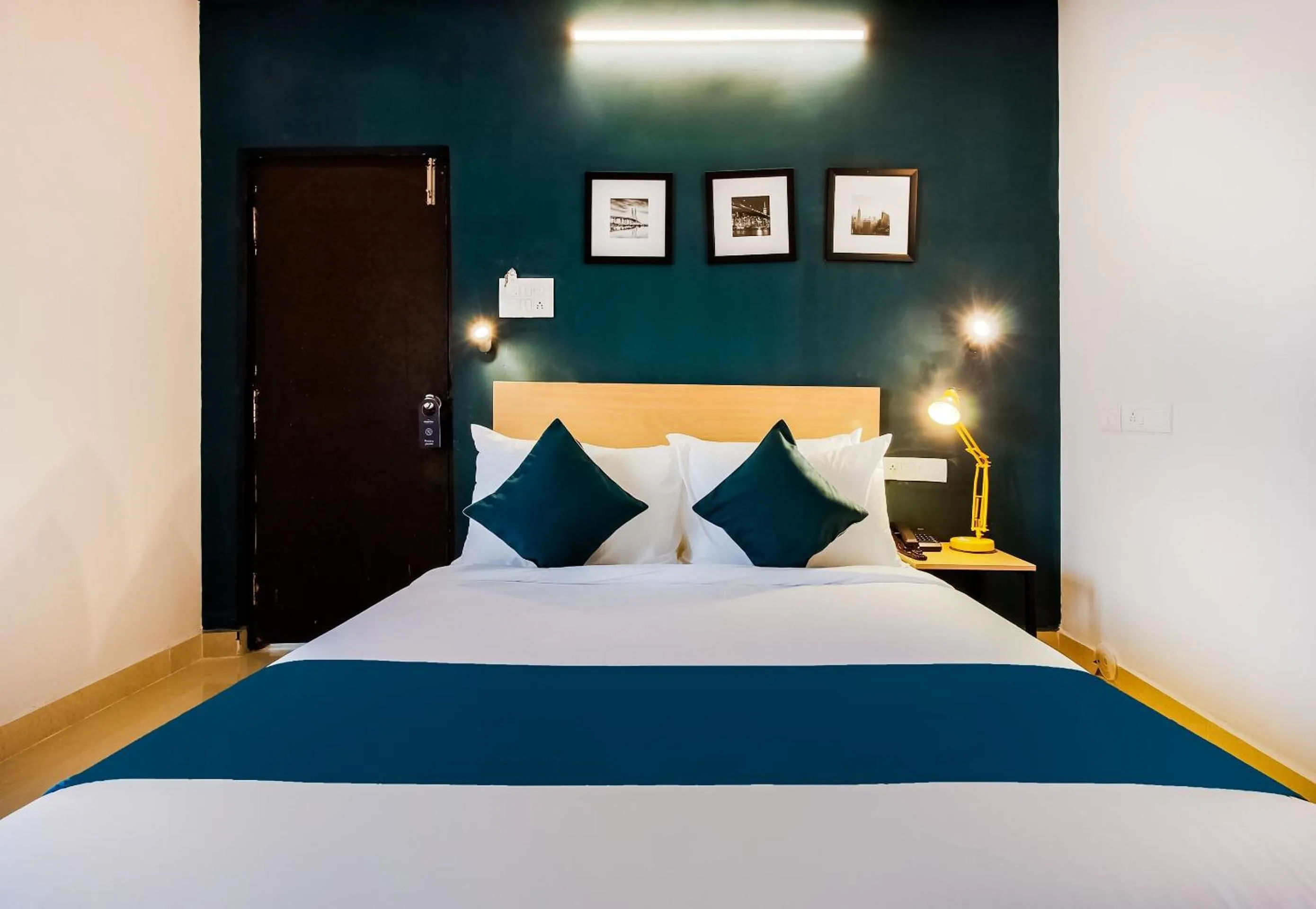 Bedroom, Bed in Hotel O GACHIBOWLI BESIDE DLF