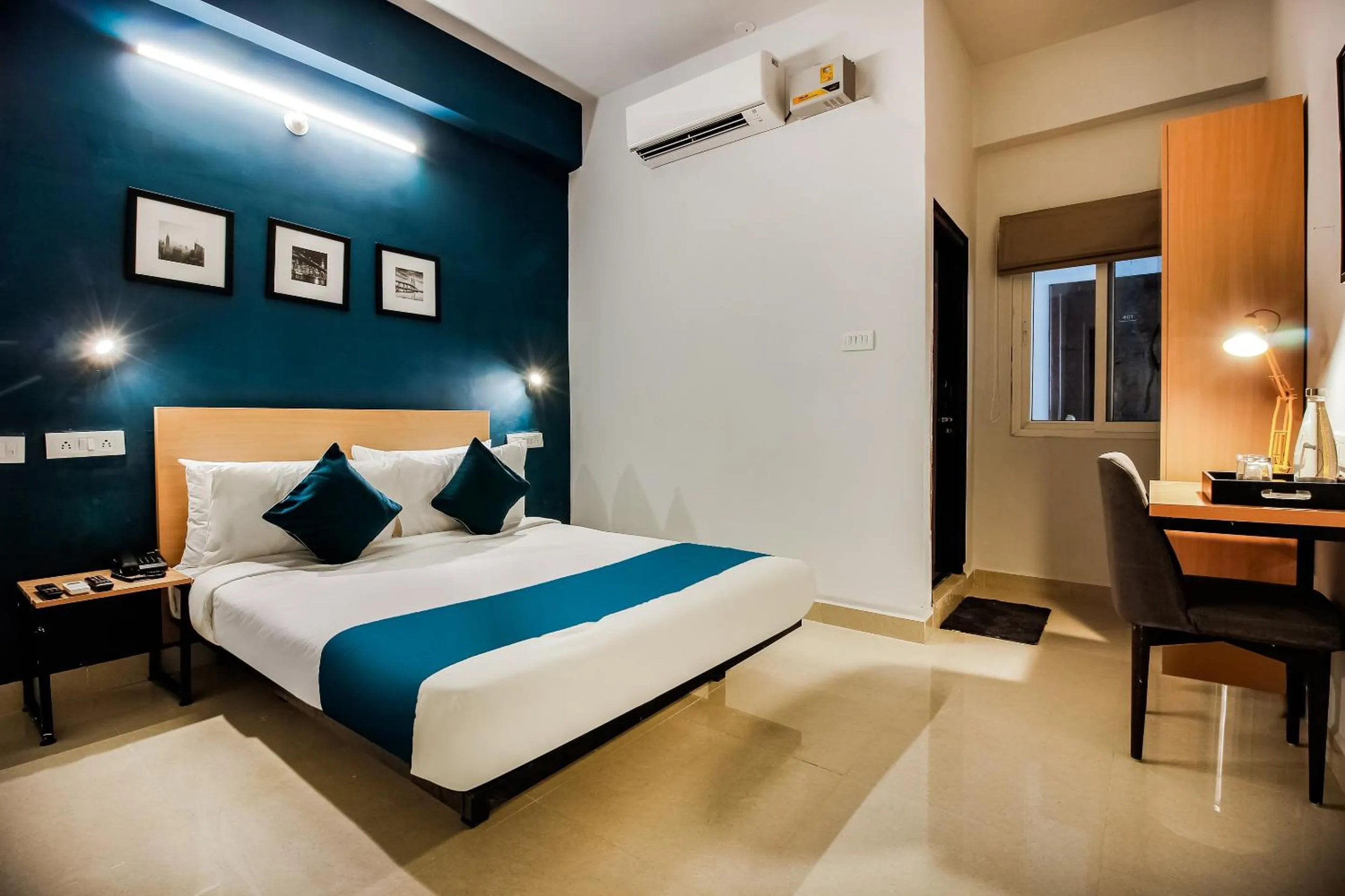 Bedroom, Bed in Super Hotel O GACHIBOWLI BESIDE DLF