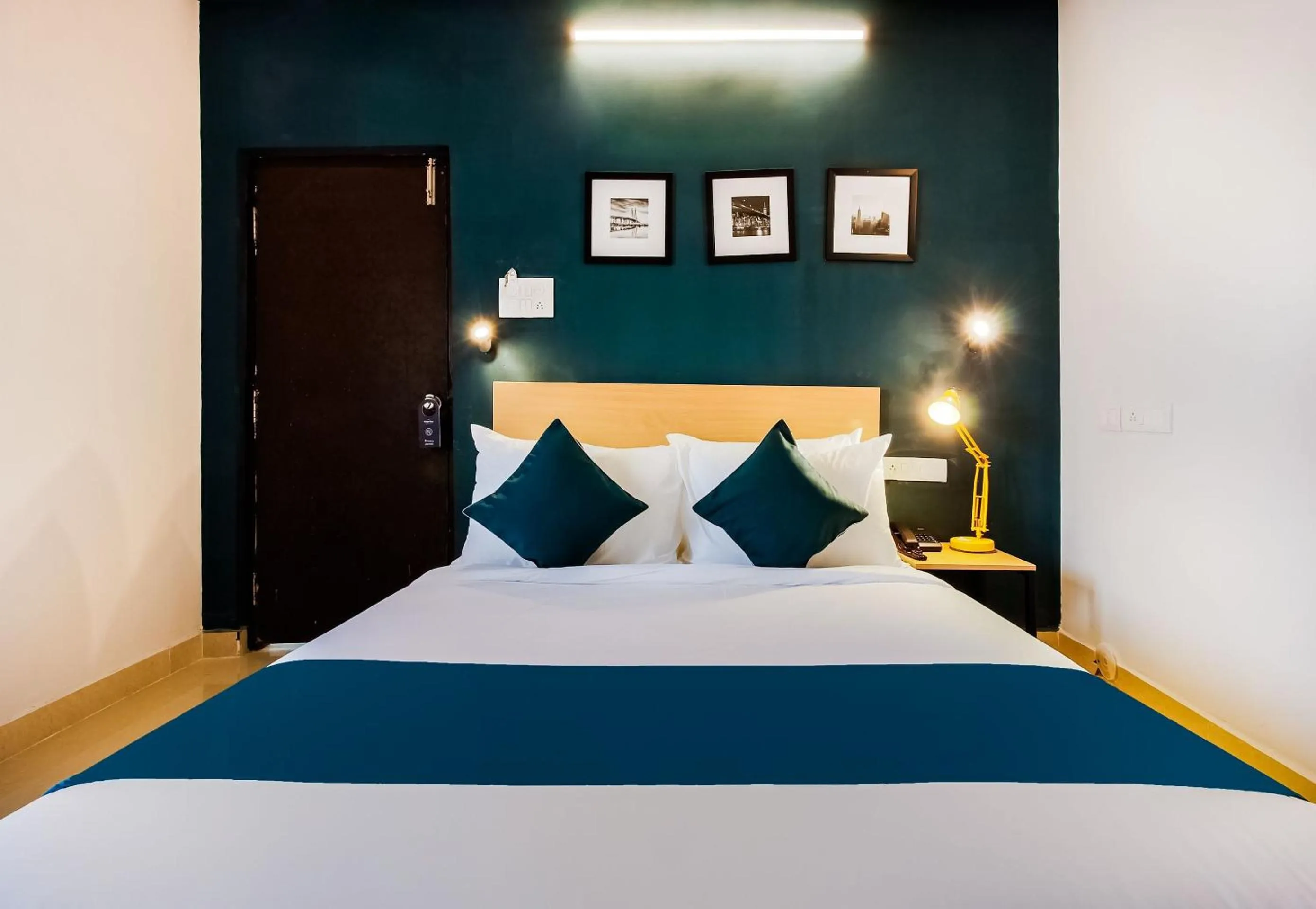 Bedroom, Bed in Super Hotel O GACHIBOWLI BESIDE DLF