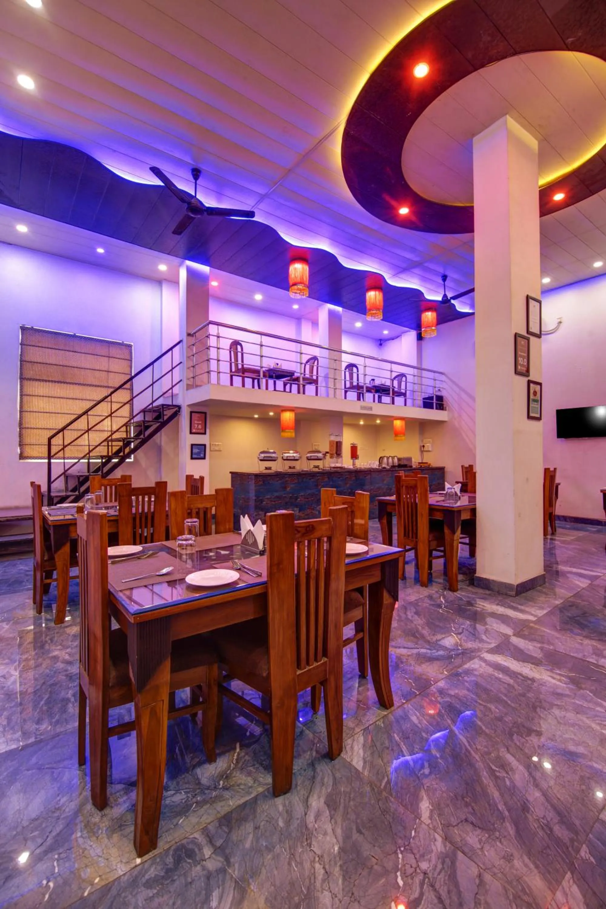 Restaurant/places to eat in Gracious by Vishesh Hotels & Home Stay