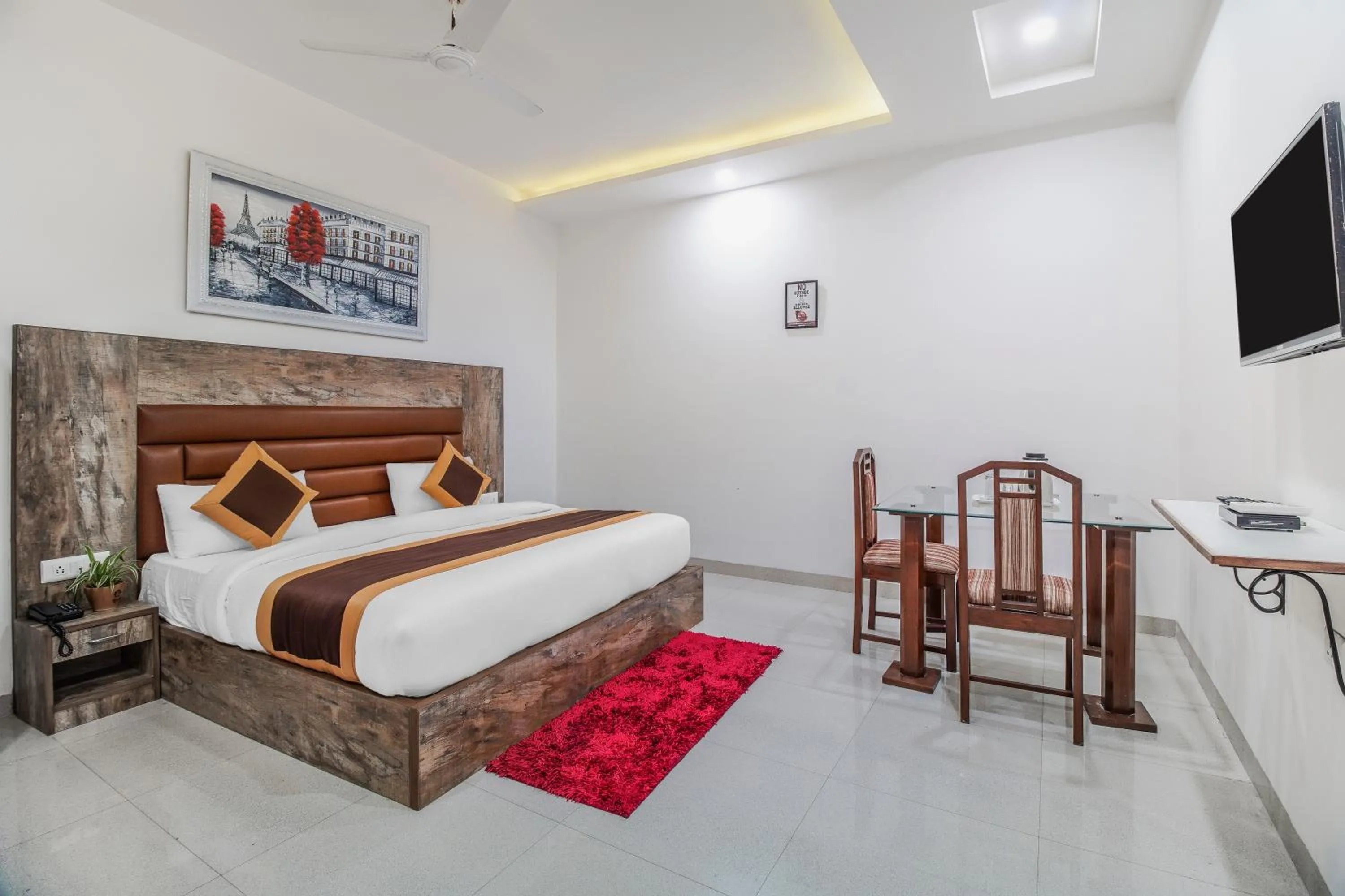 Bedroom, Bed in Gracious by Vishesh Hotels & Home Stay