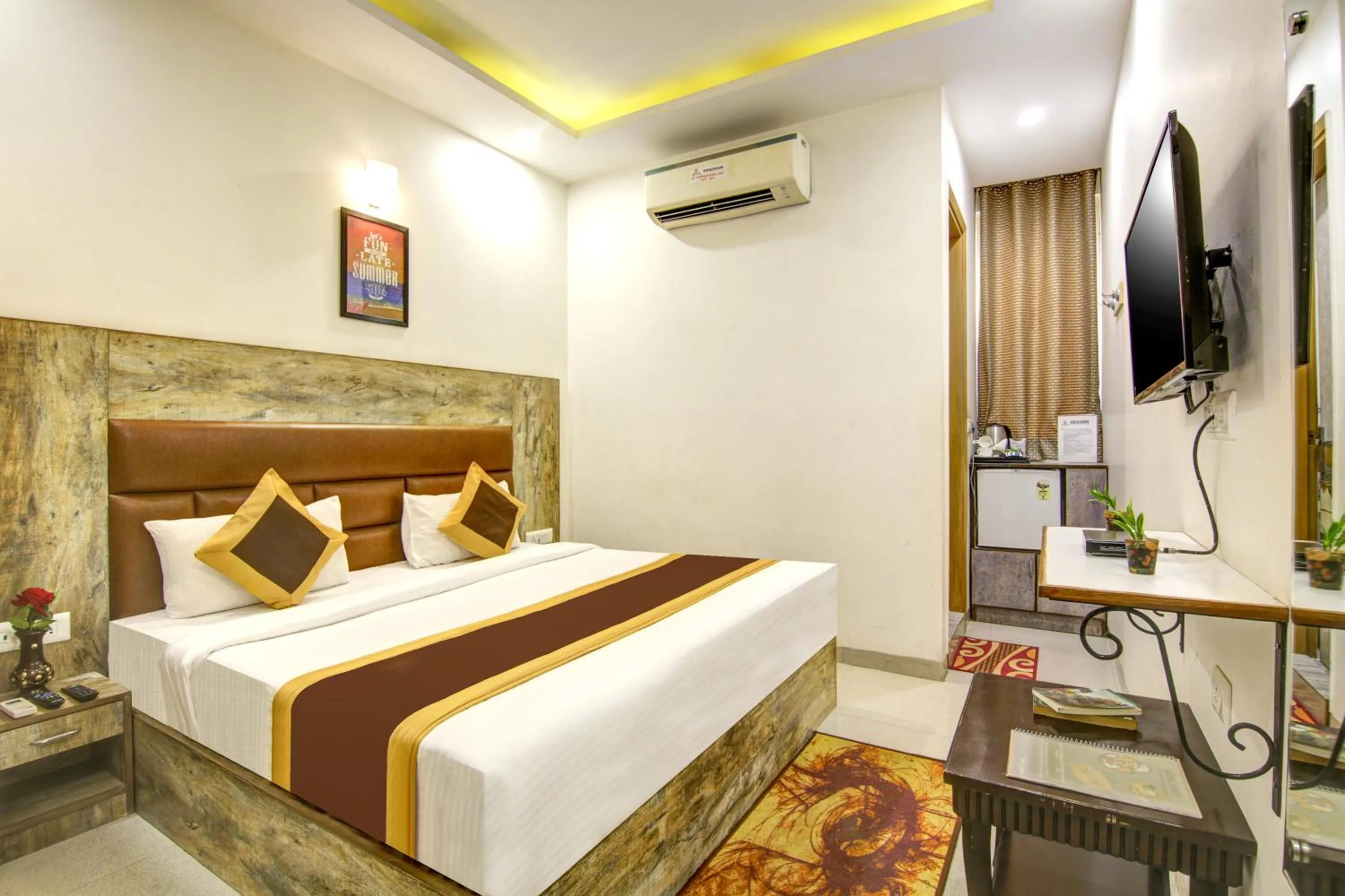 Bedroom, Bed in Gracious by Vishesh Hotels & Home Stay