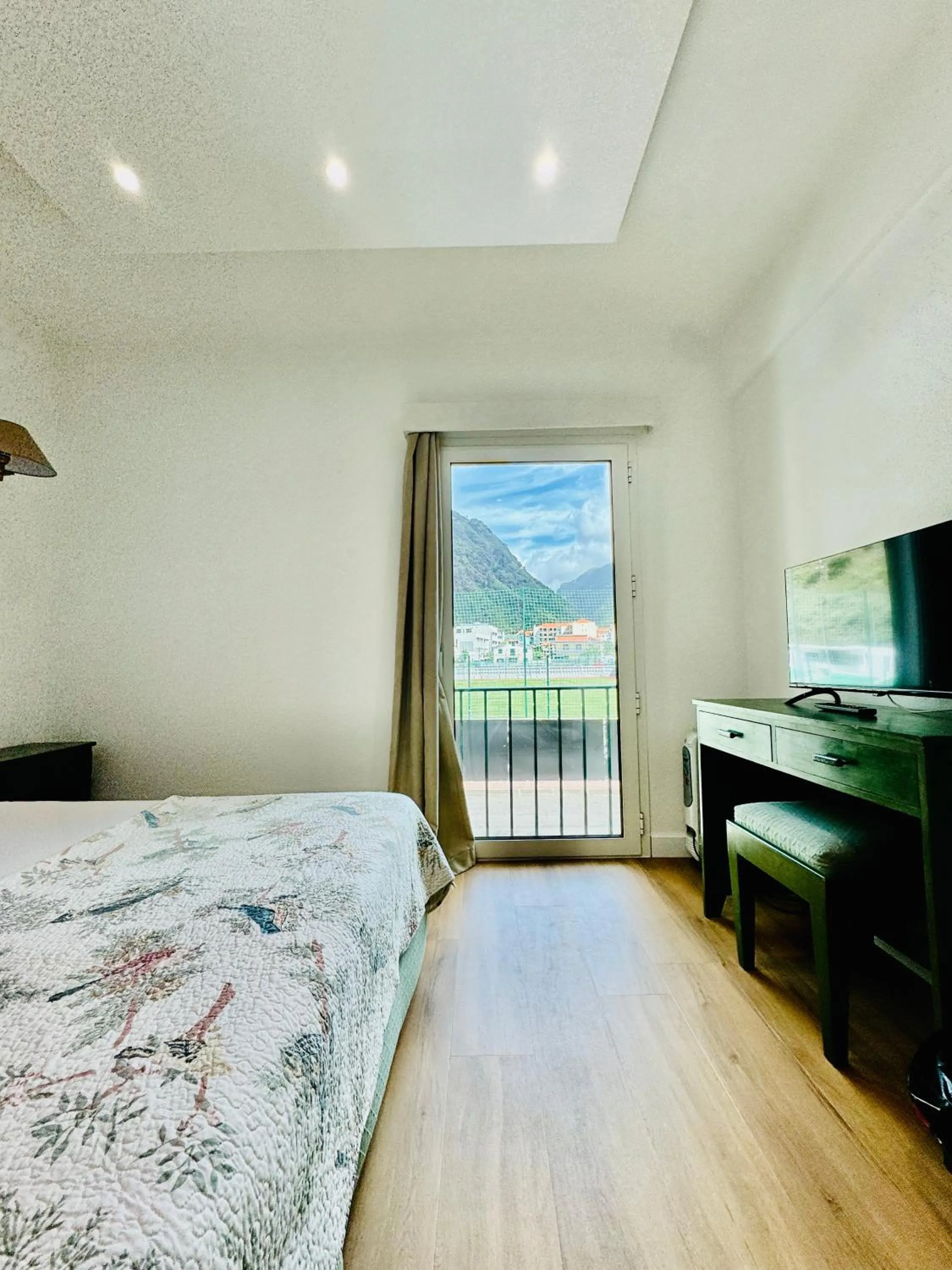 Bed in VALE MAR Guest