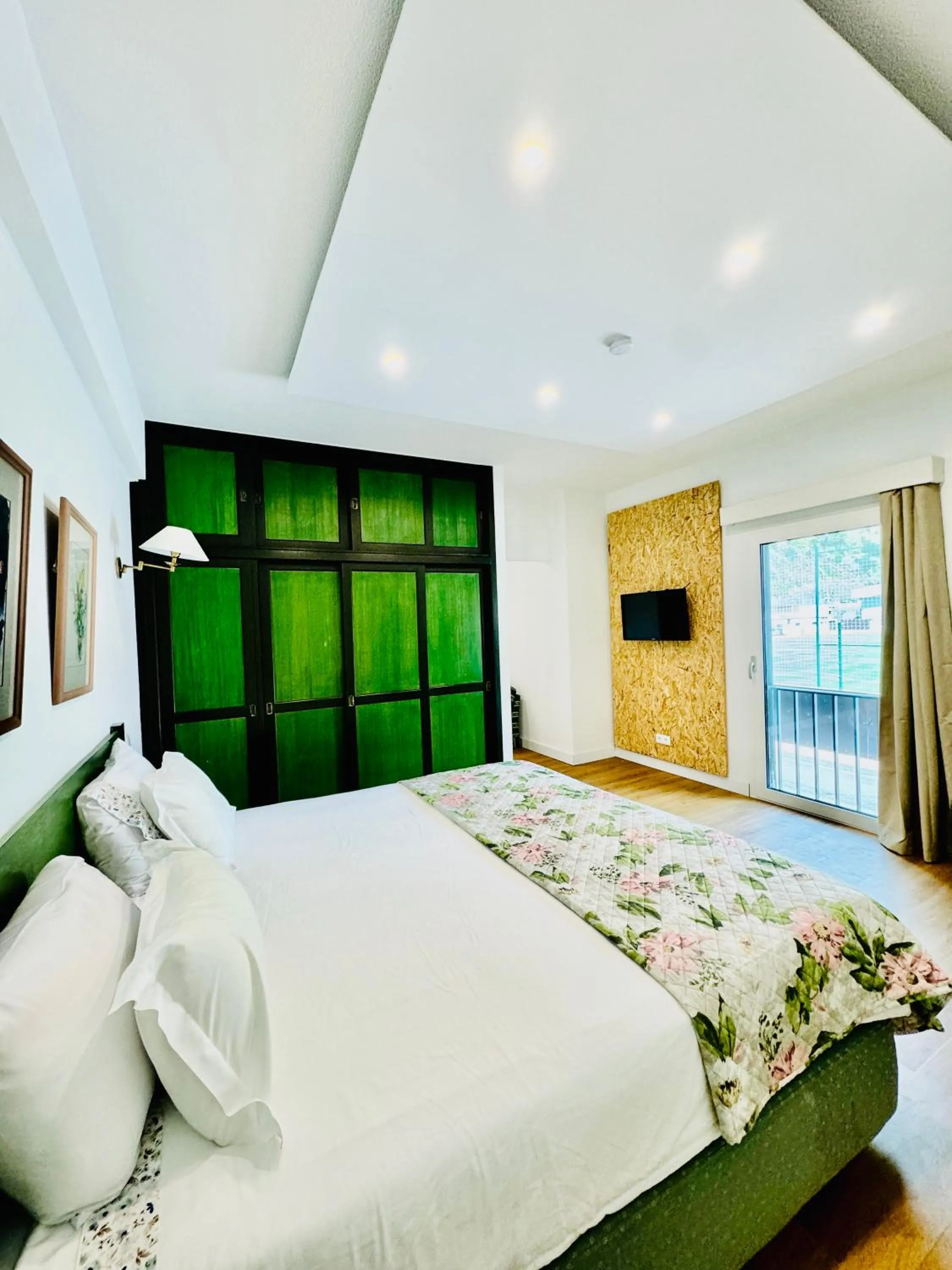 Bed in VALE MAR Guest