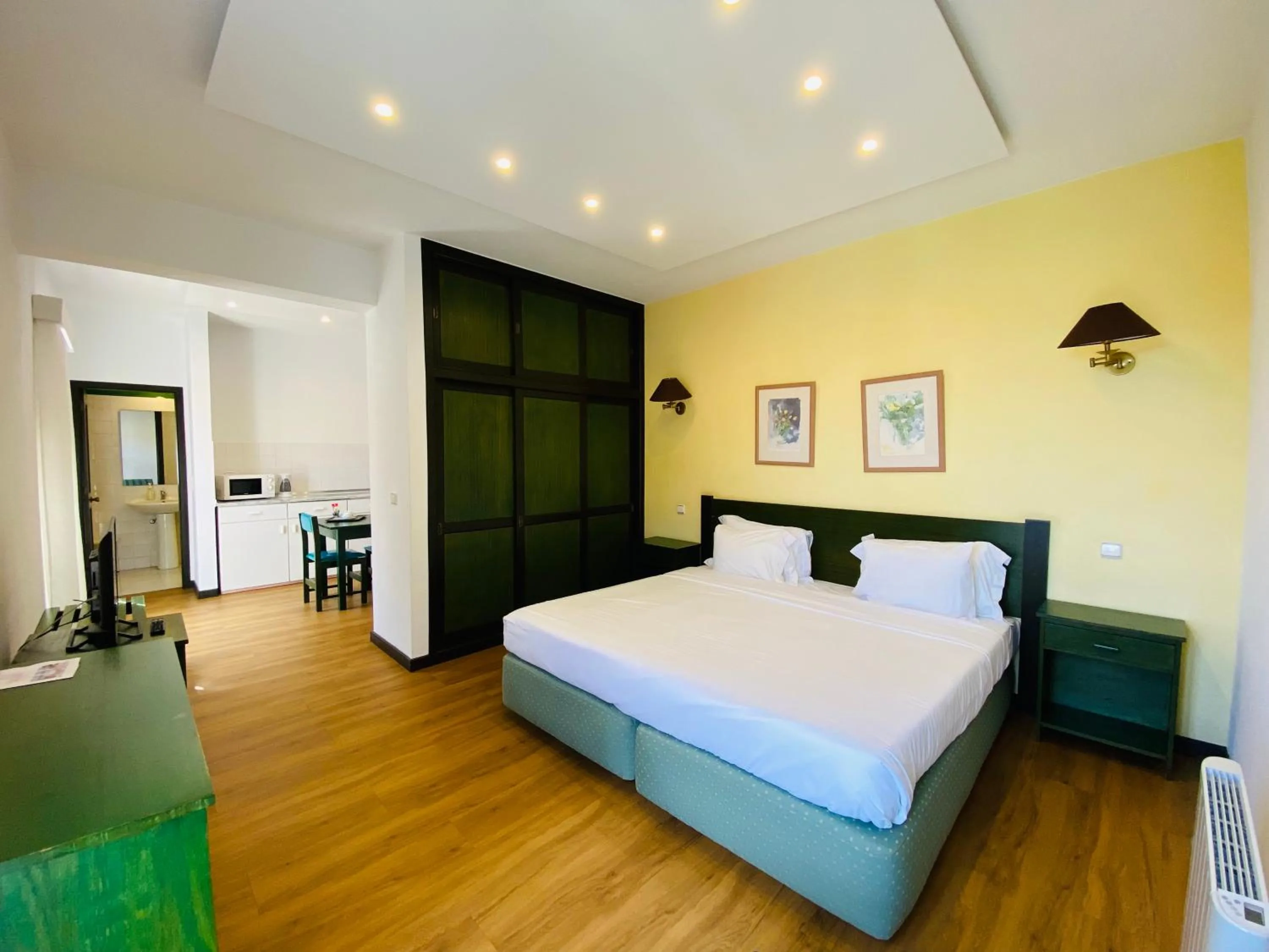 Bed in VALE MAR Guest