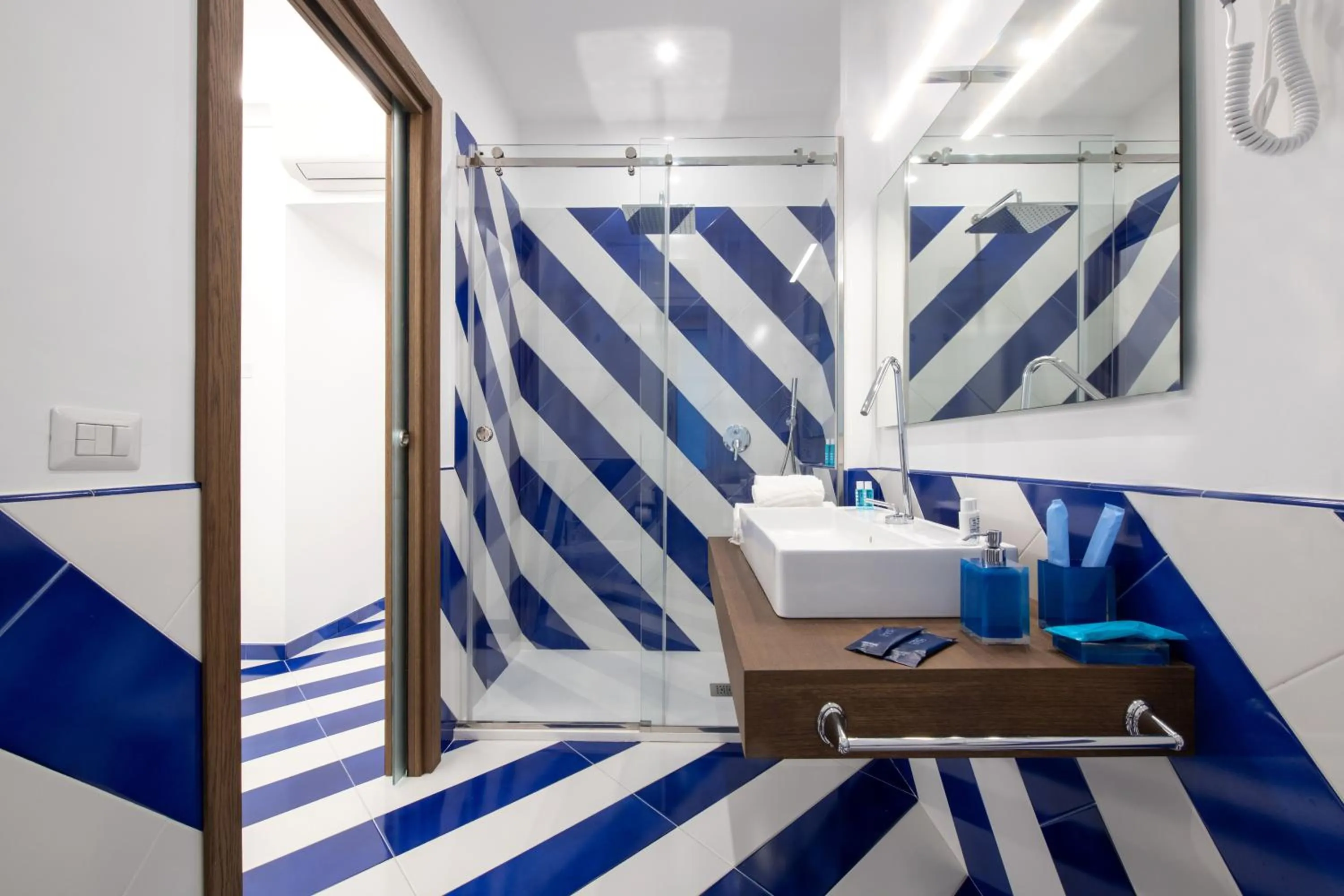 Bathroom in Aquae Romanae Piazza Lauro