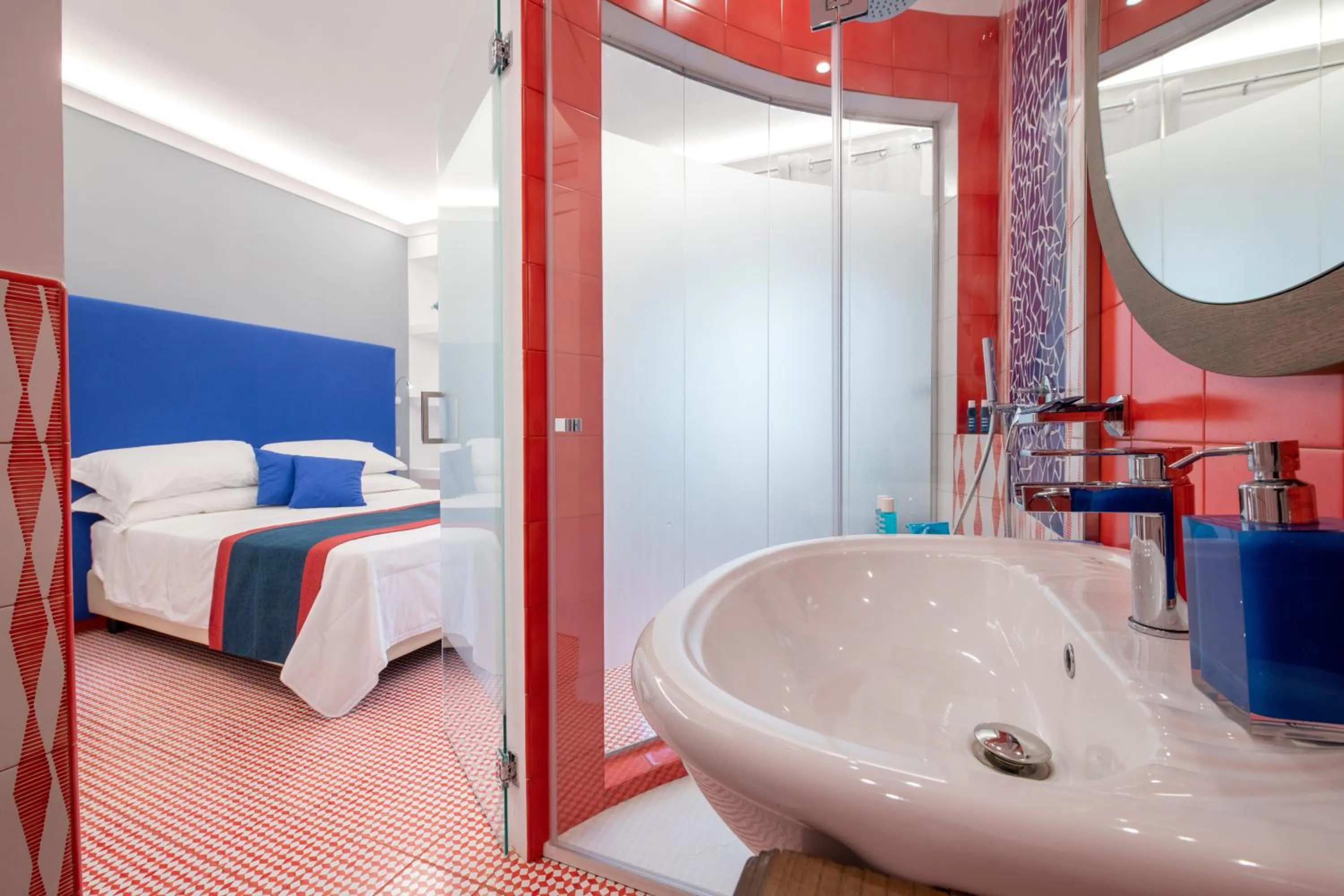 Bathroom, Bed in Aquae Romanae Piazza Lauro