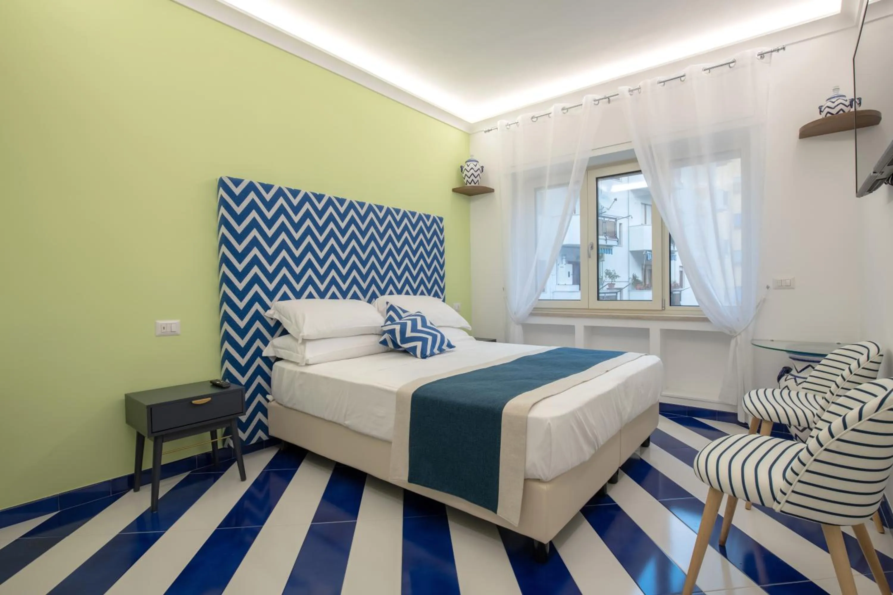 Photo of the whole room, Bed in Aquae Romanae Piazza Lauro