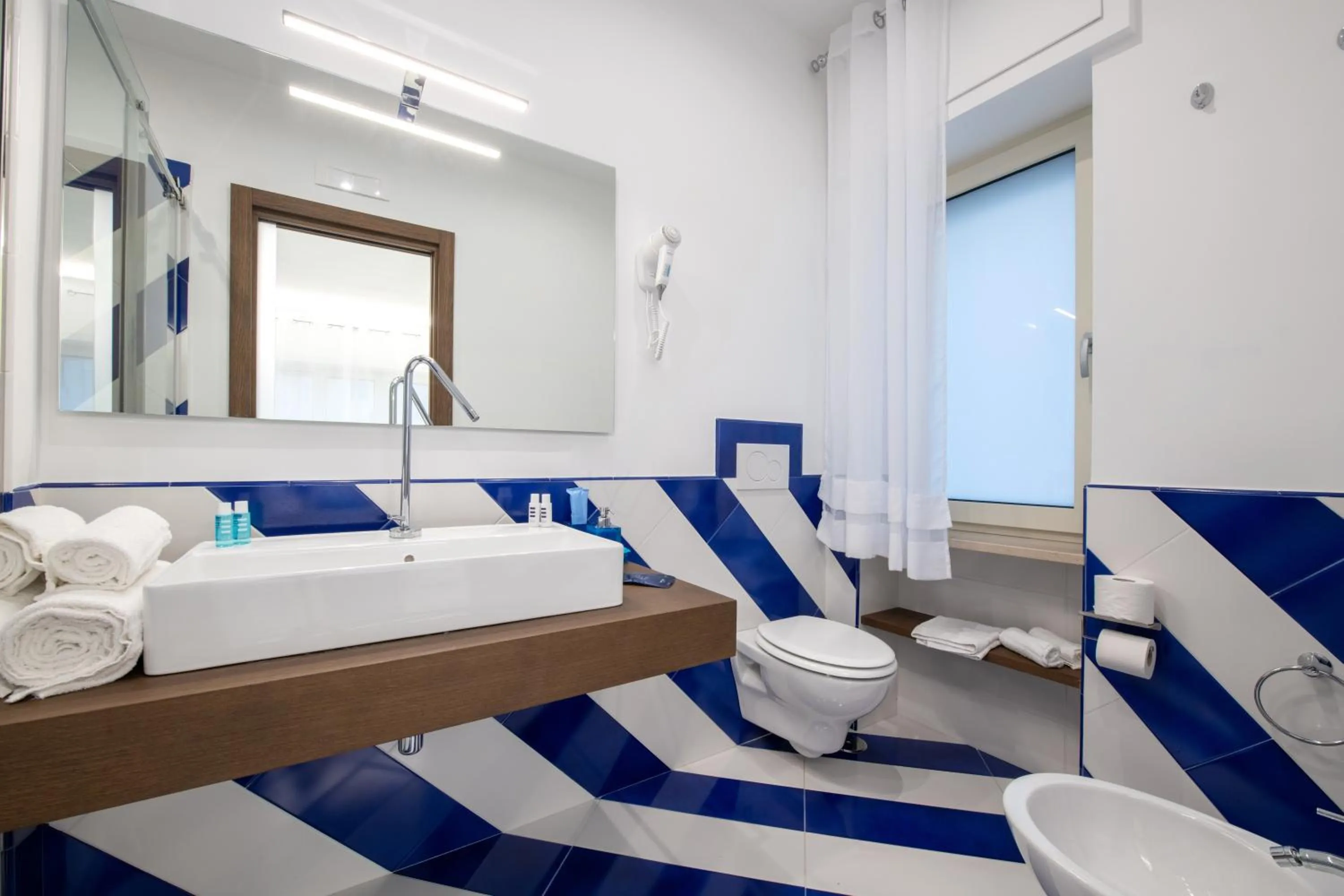 Bathroom in Aquae Romanae Piazza Lauro