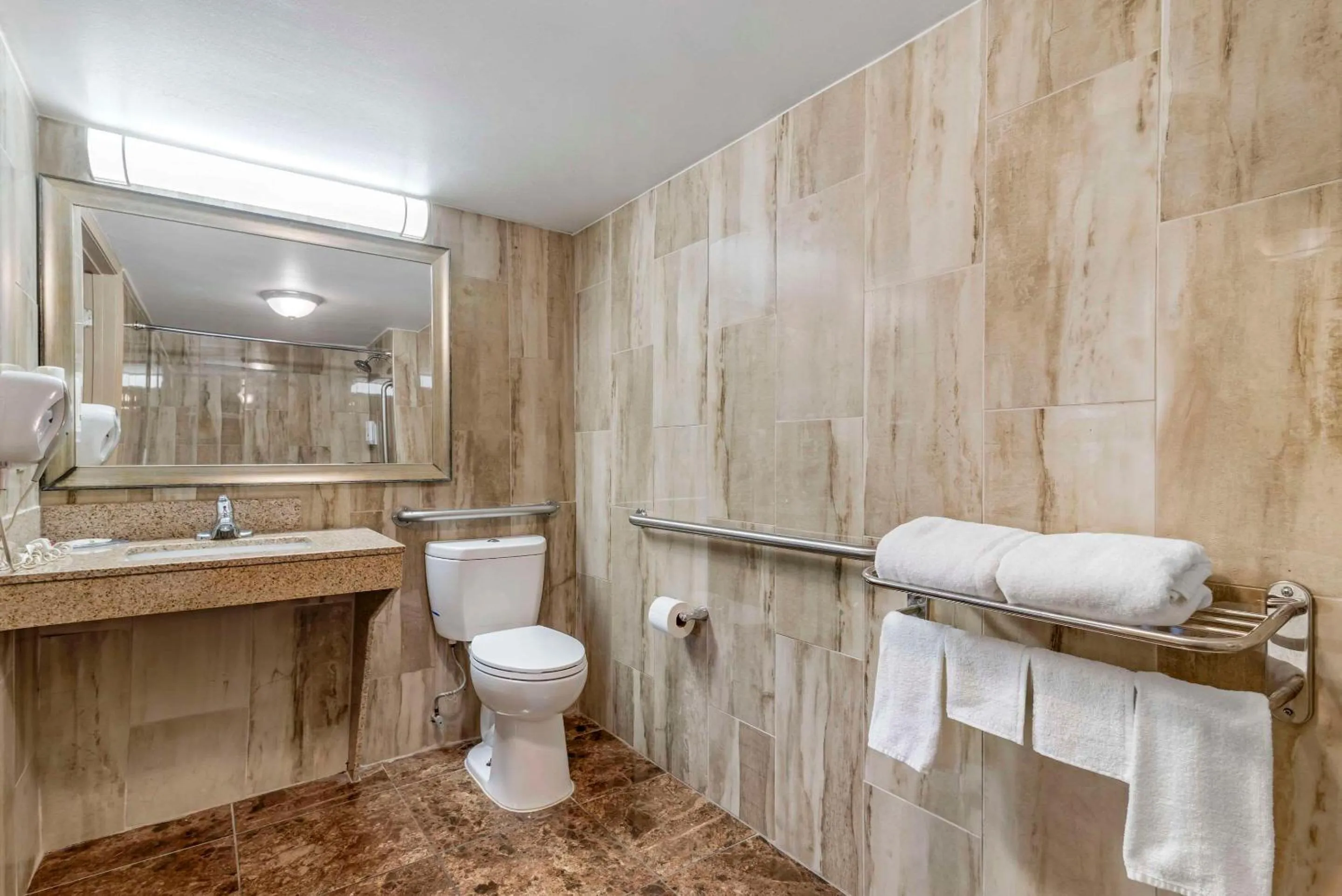 Bedroom in Quality Inn & Suites Morrow Atlanta South