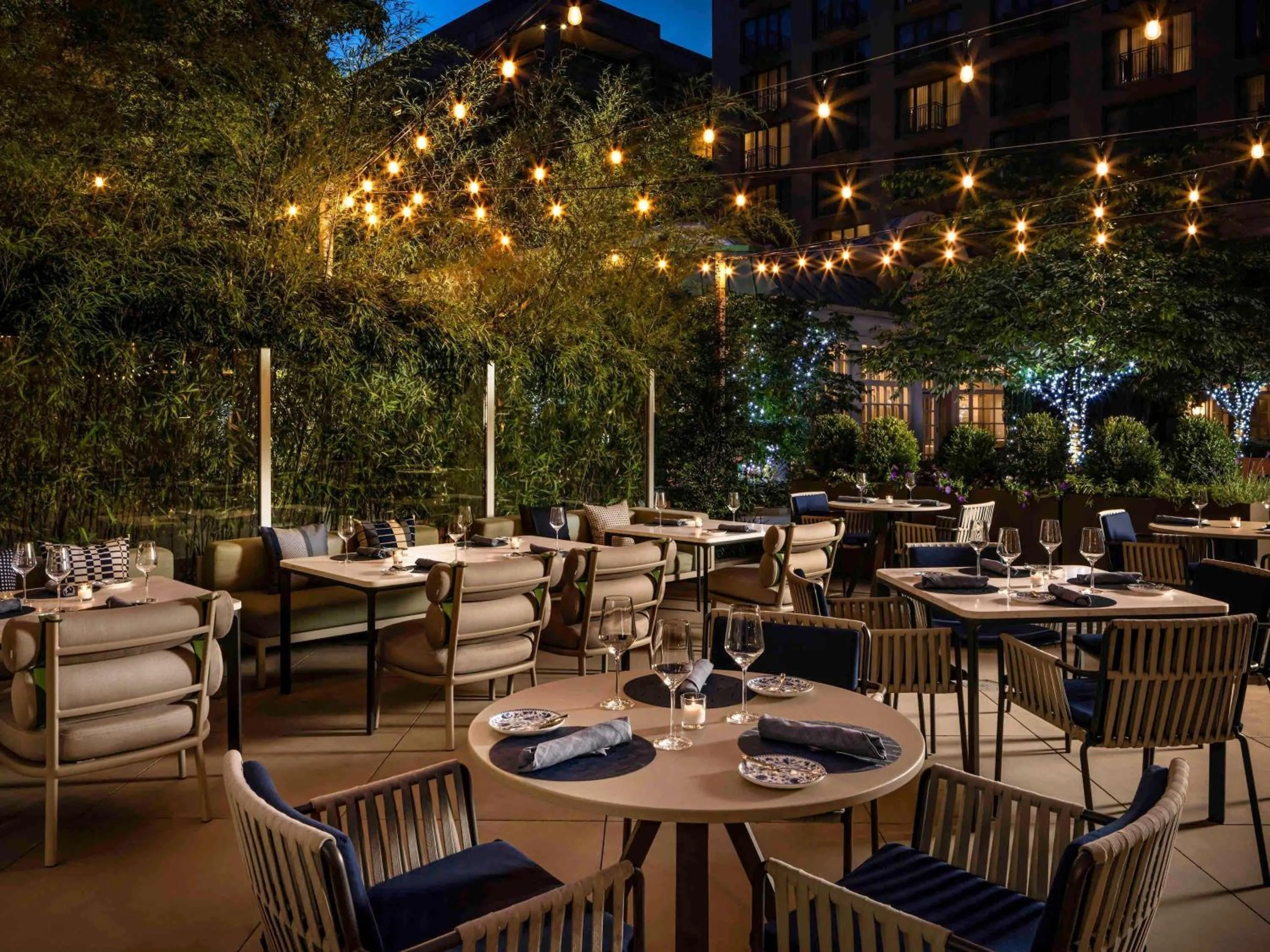 Lounge or bar in The Fairmont Washington DC