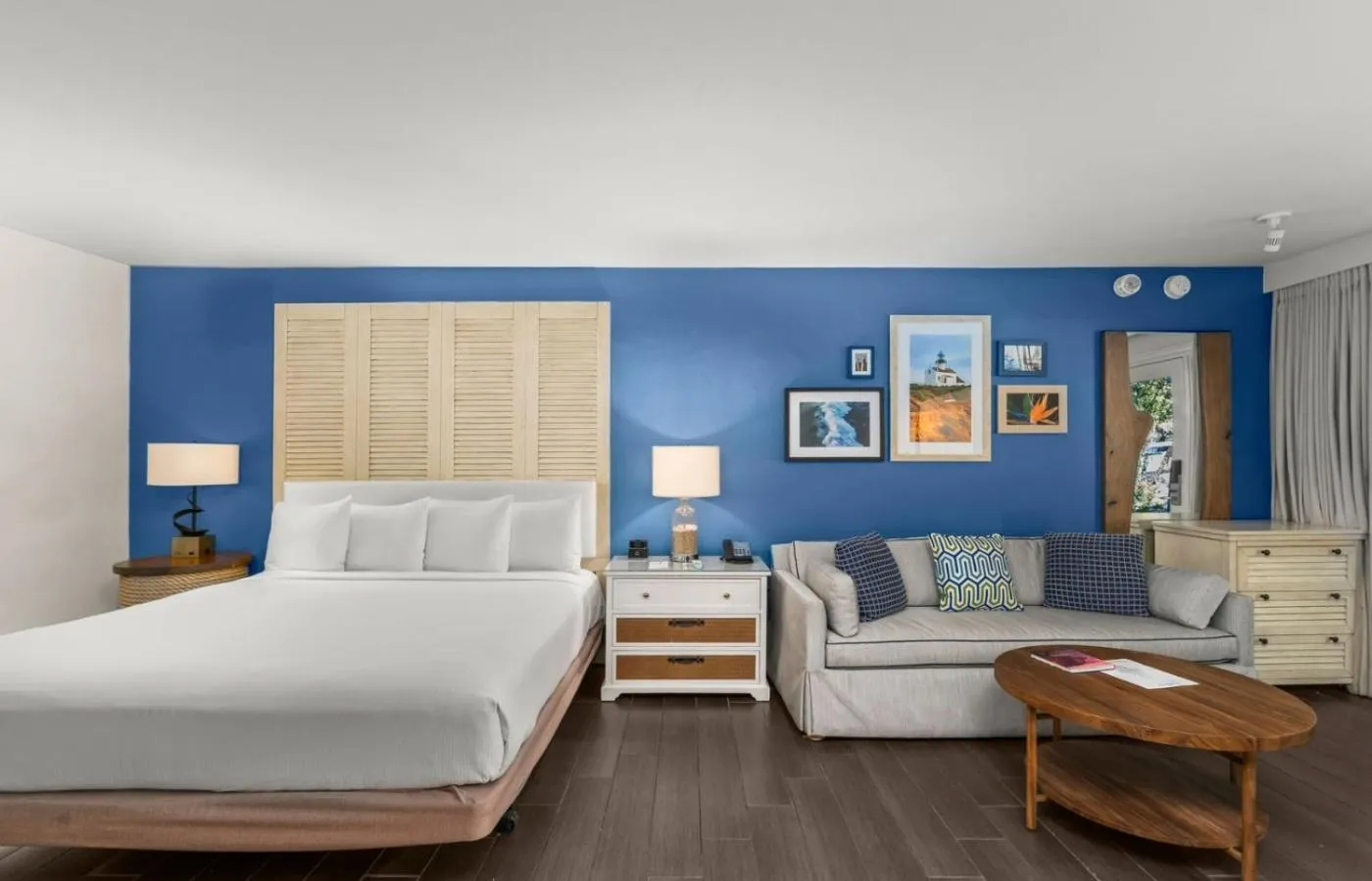 Photo of the whole room, Bed in Paradise Point Resort & Spa