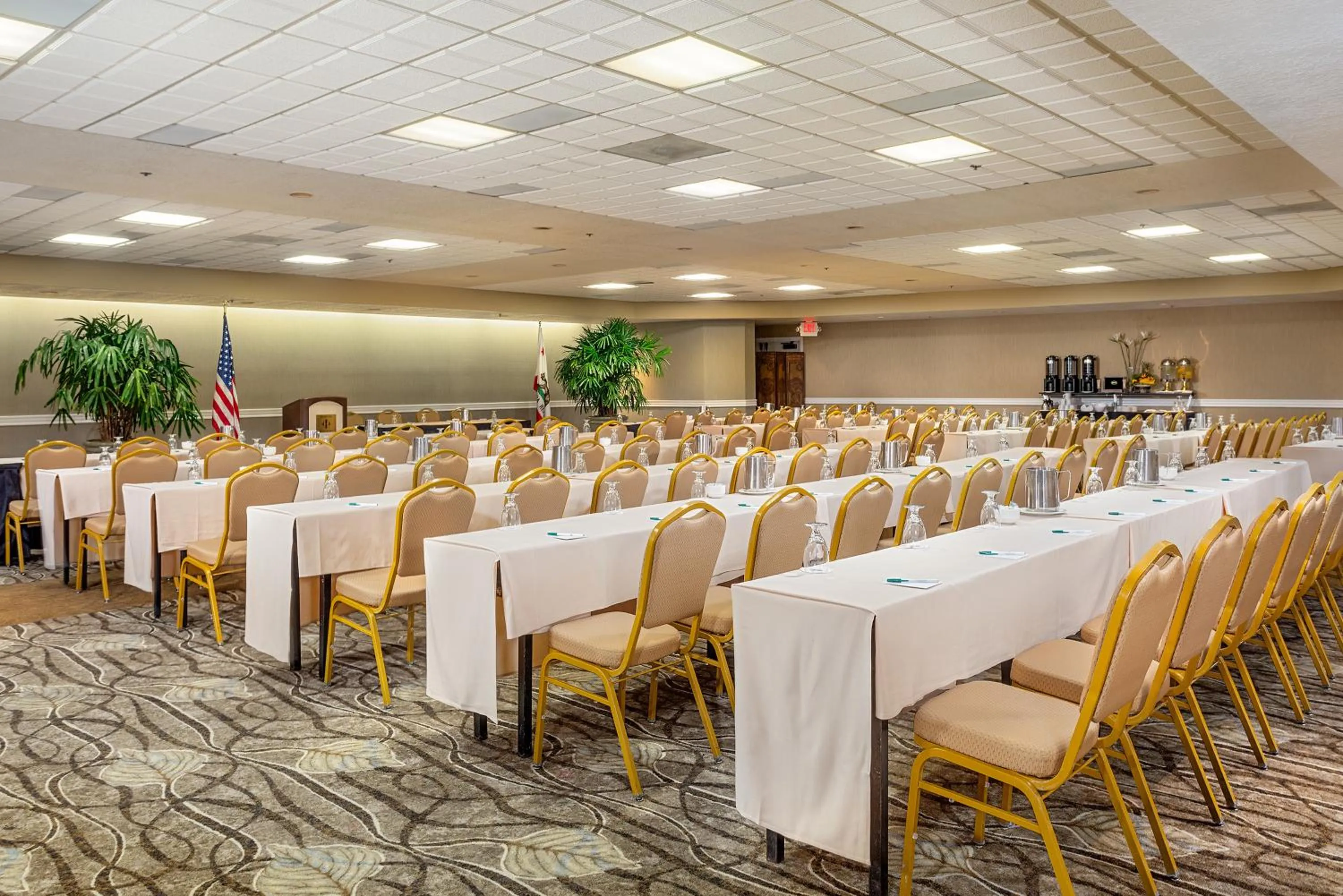 Business facilities in Handlery Hotel San Diego