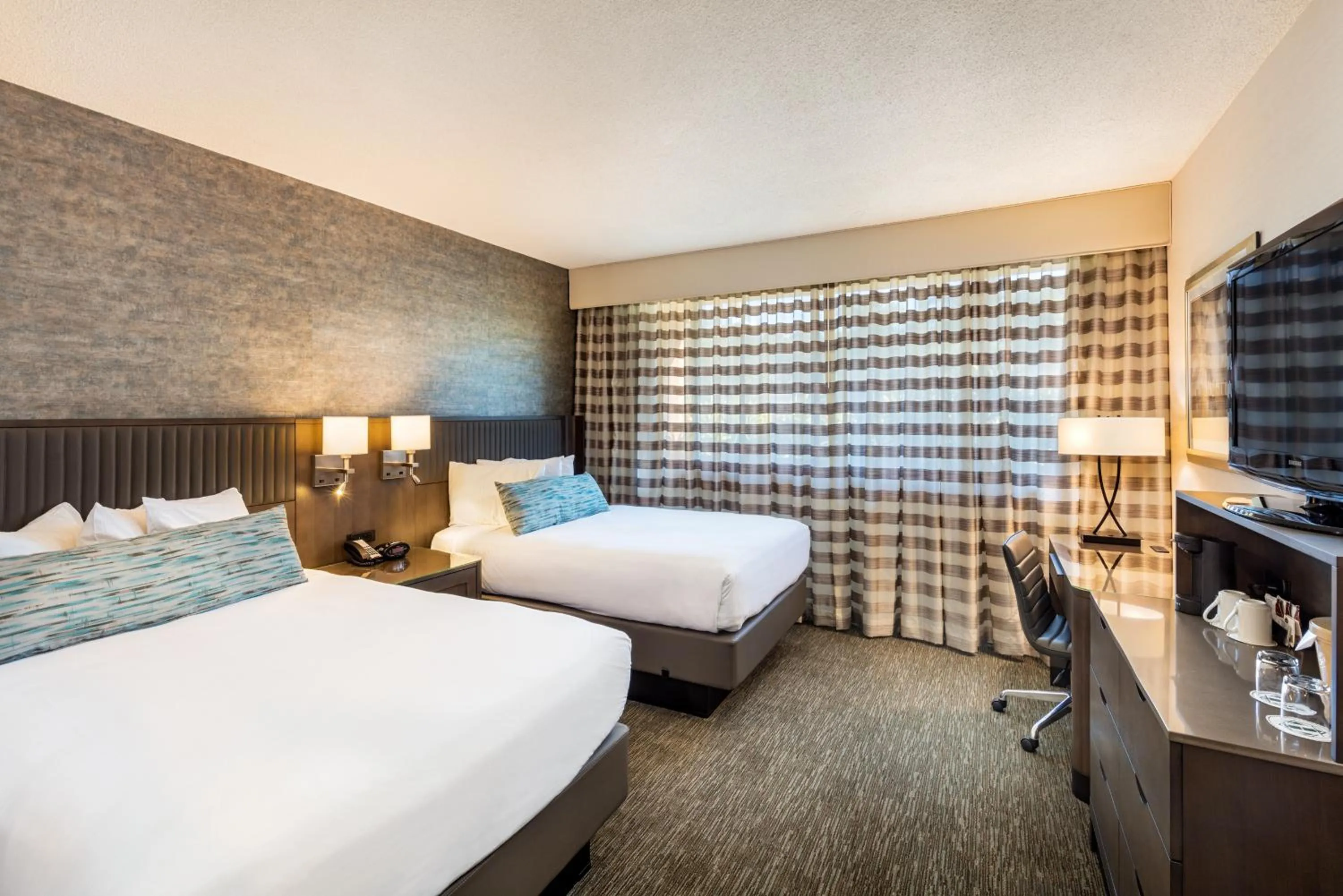 Bed in Handlery Hotel San Diego