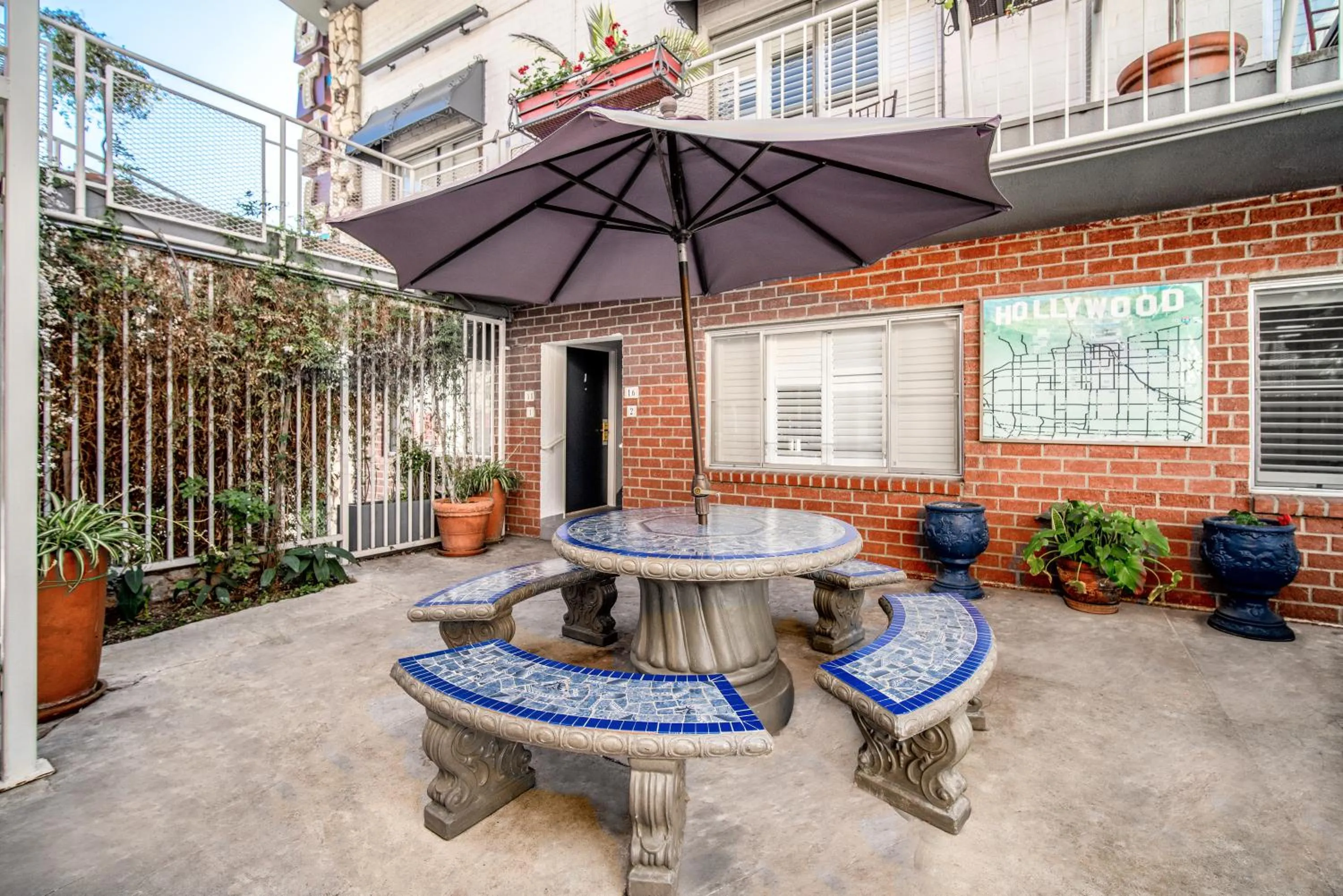 Hollywood Downtowner Inn