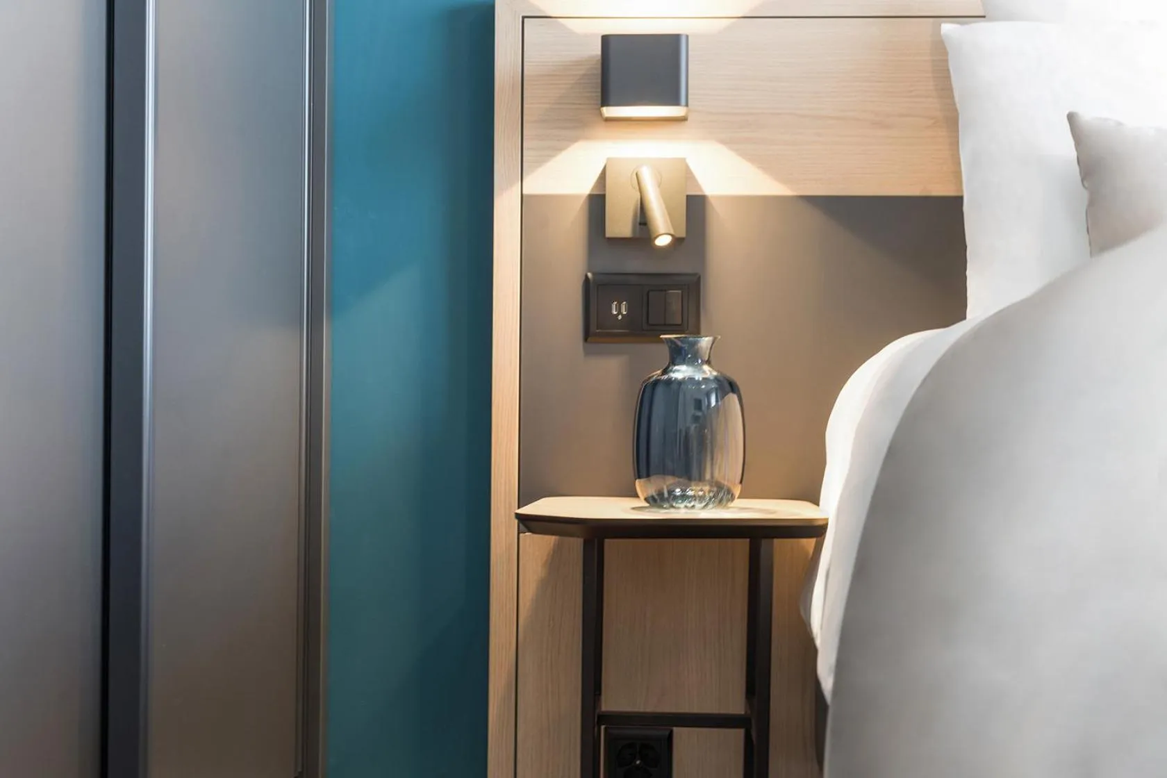 Decorative detail, Bed in Appart'City Collection Genève Aéroport - Vernier