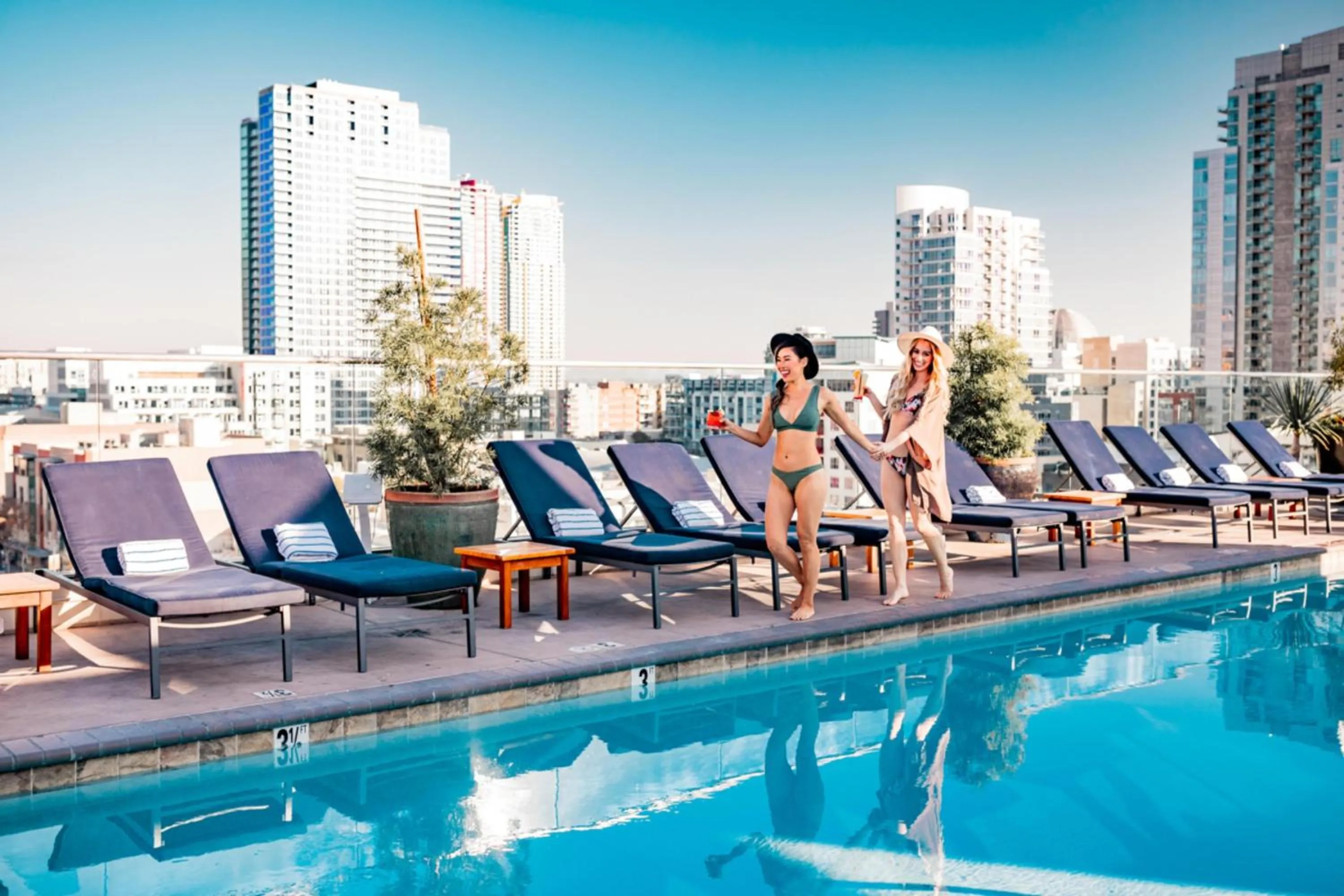 Swimming pool in Andaz San Diego, By Hyatt