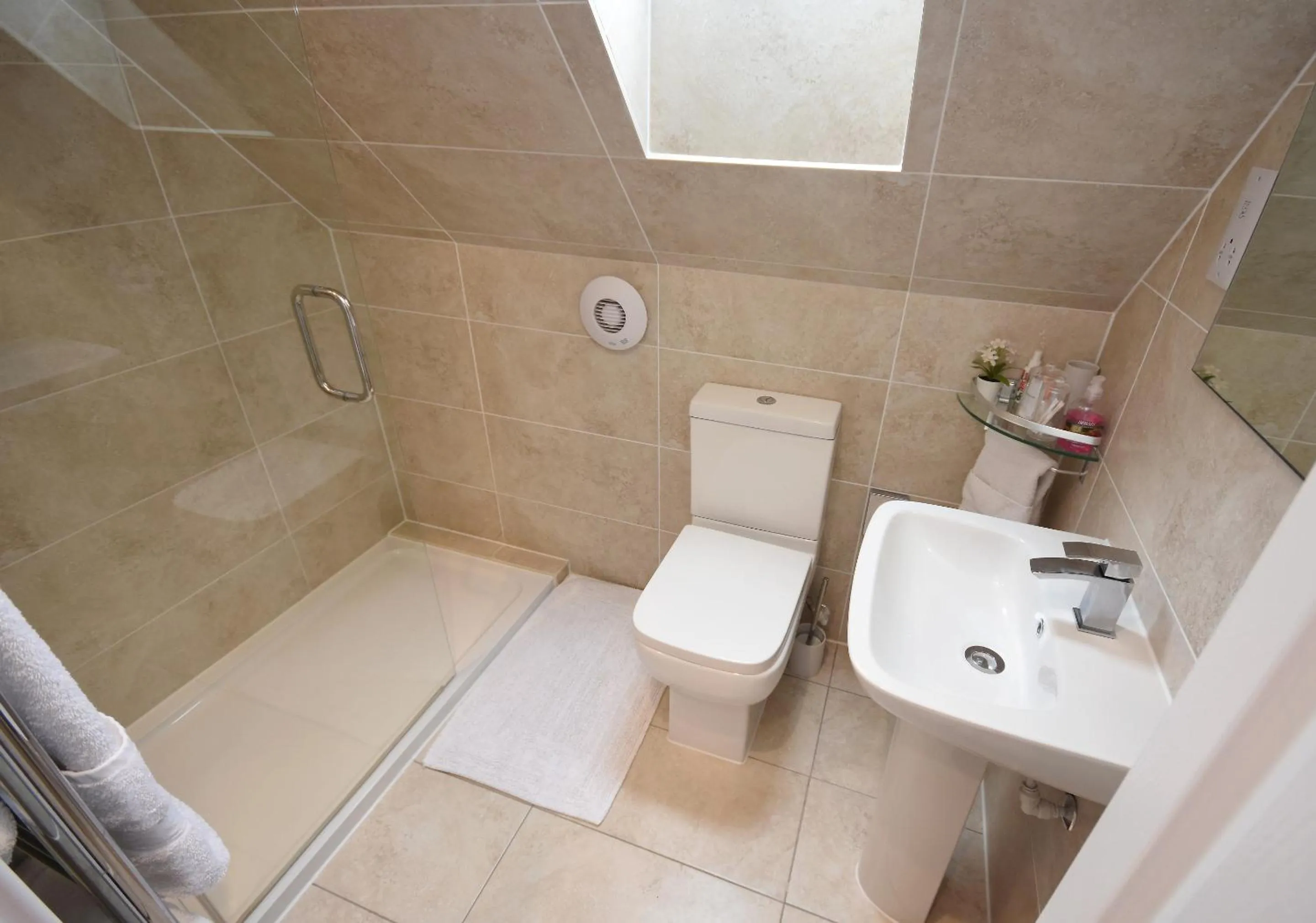 Bathroom in Apple Tree Place B&B