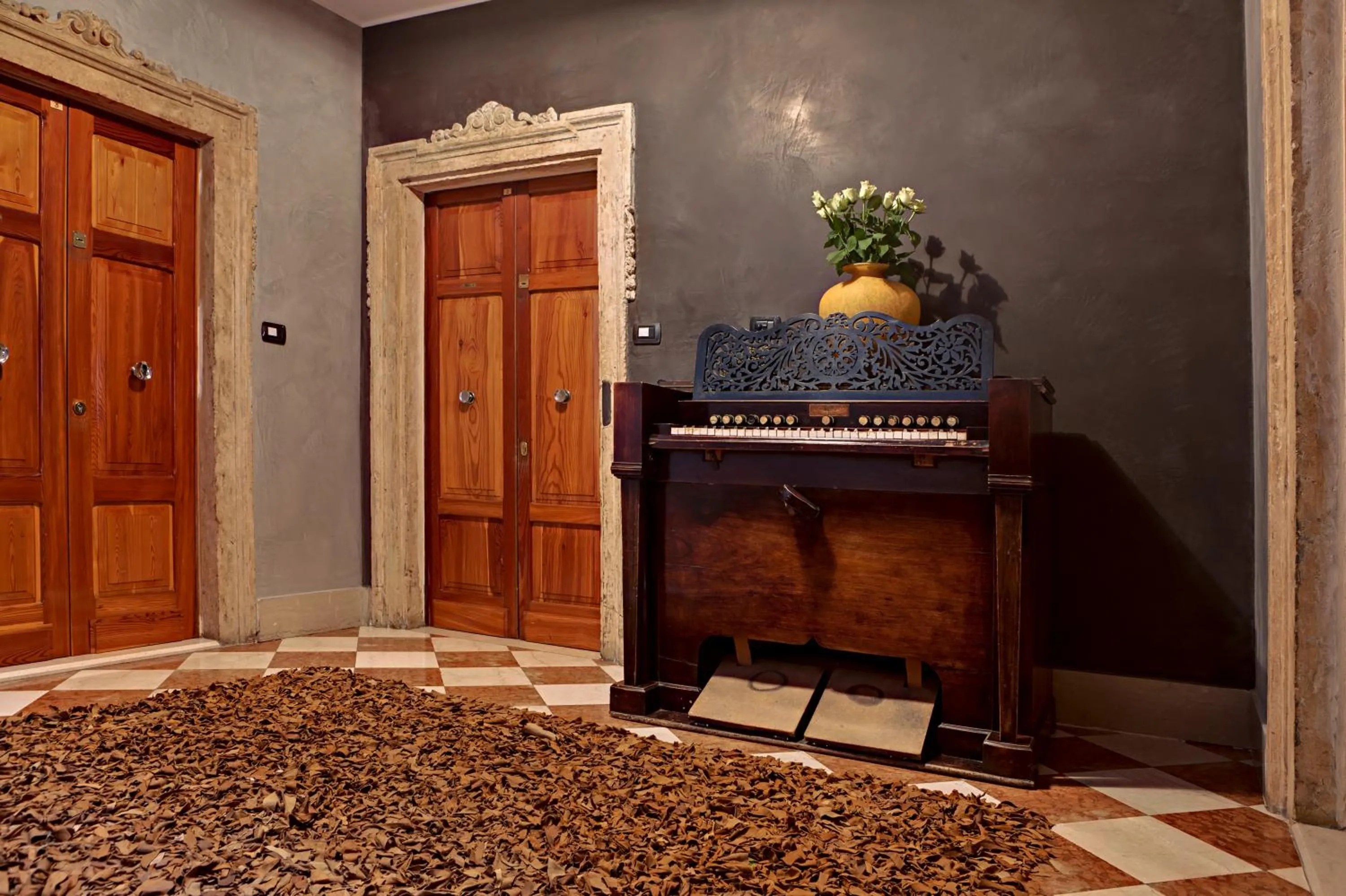 Decorative detail in Il Vicolo Aparthotel Verona