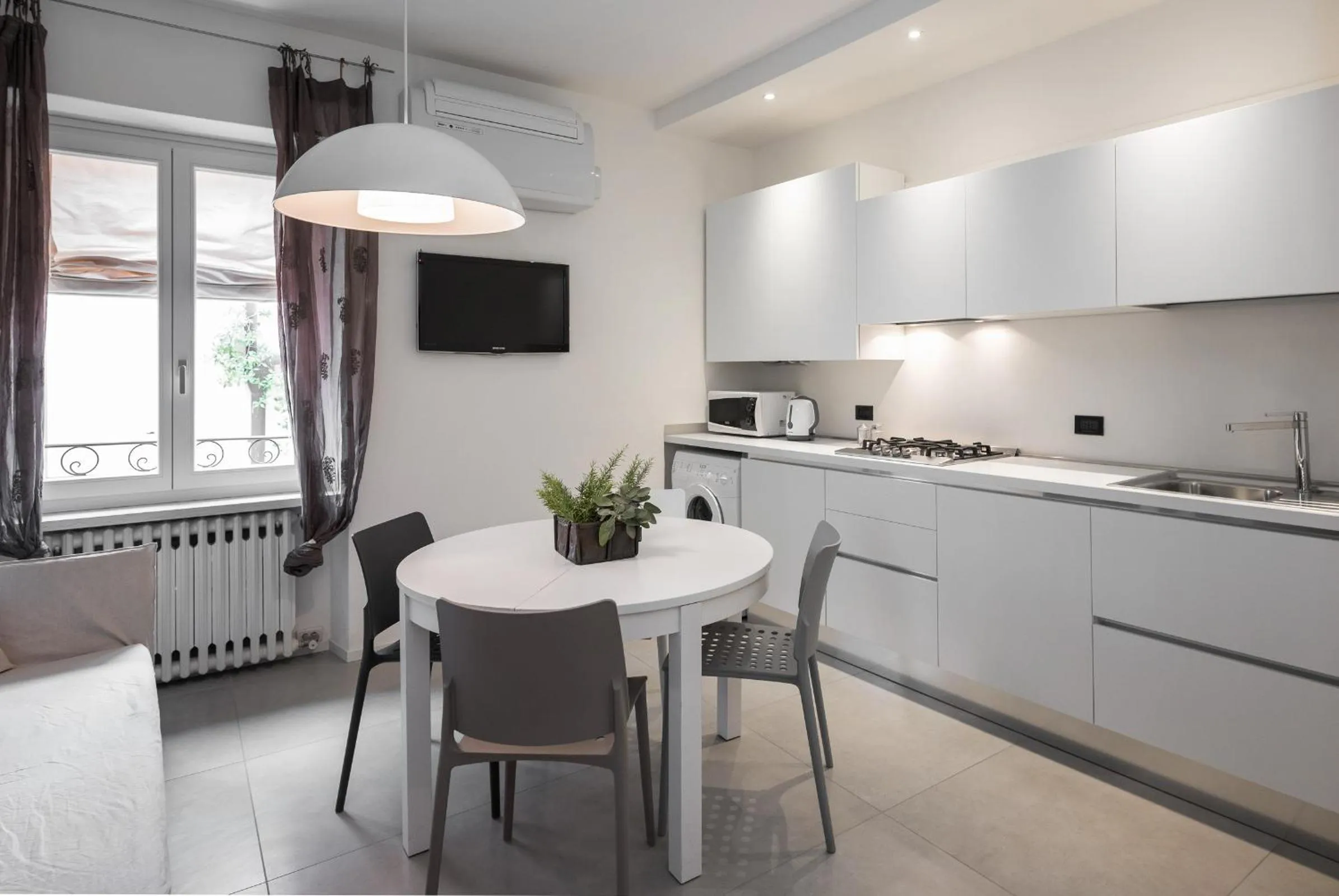 Kitchen or kitchenette in Il Vicolo Aparthotel Verona