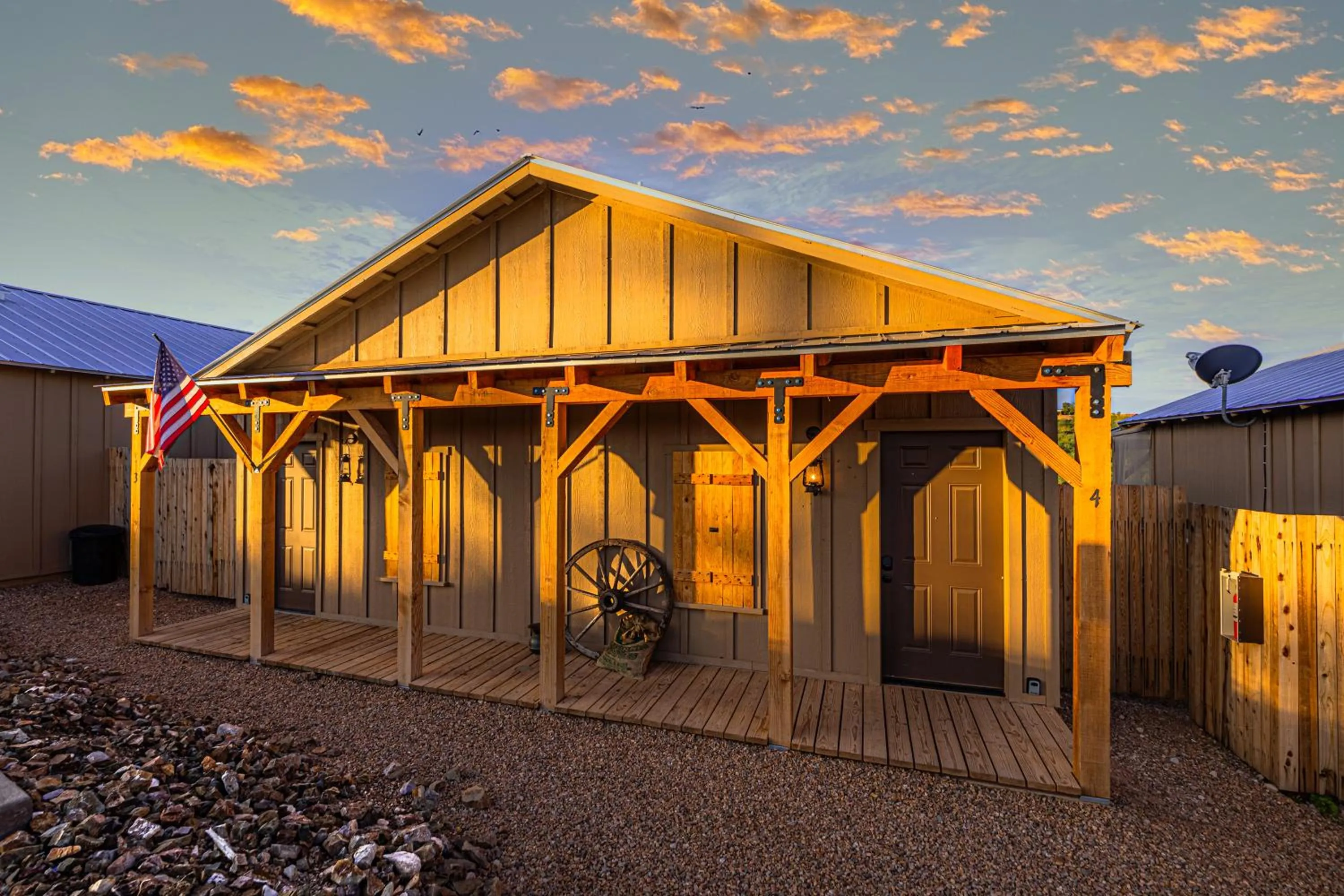 Property building in -Pet Friendly- Miners Cabin #5 -Two Double Beds - Private Balcony