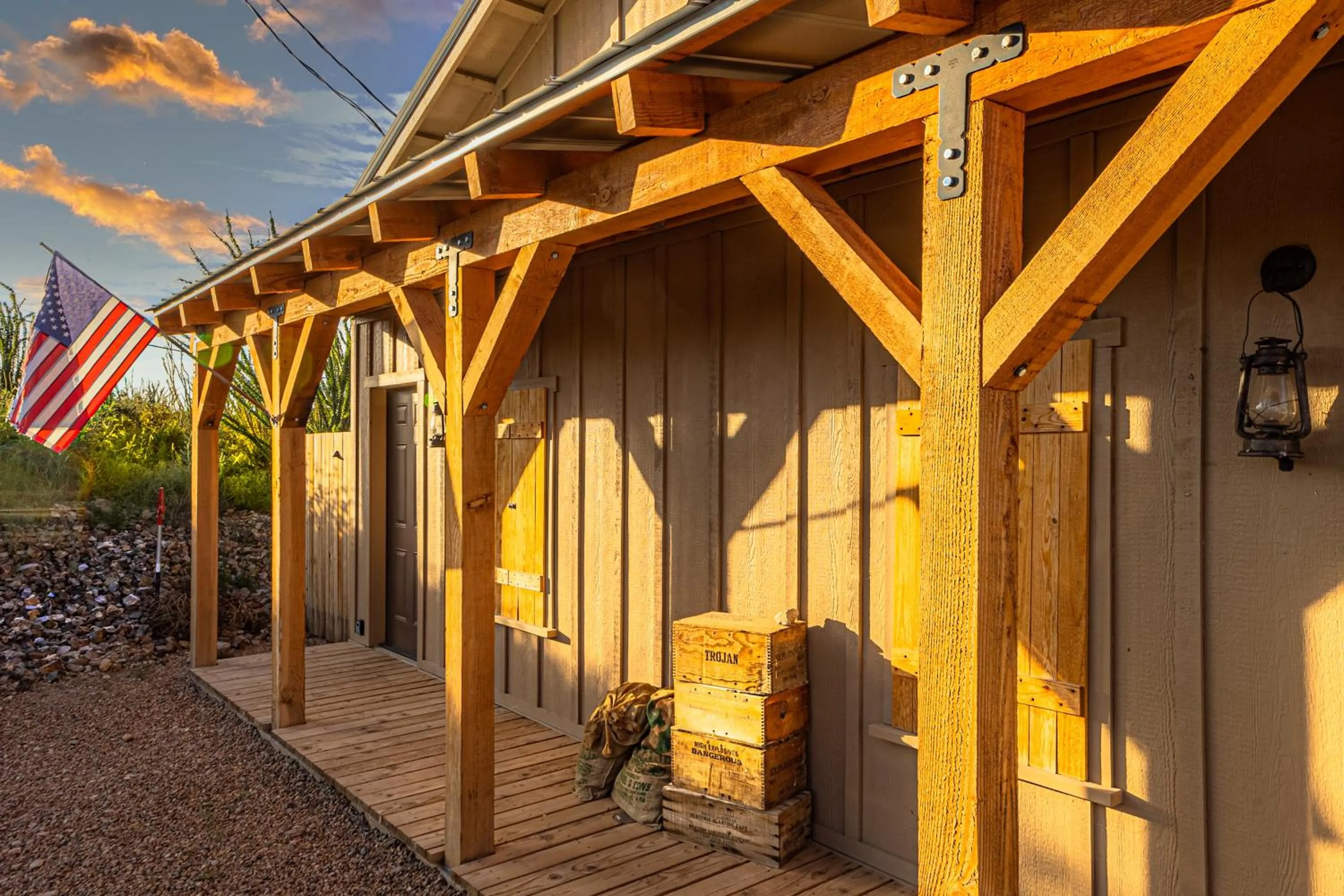 Property building in -Pet Friendly- Miners Cabin #5 -Two Double Beds - Private Balcony