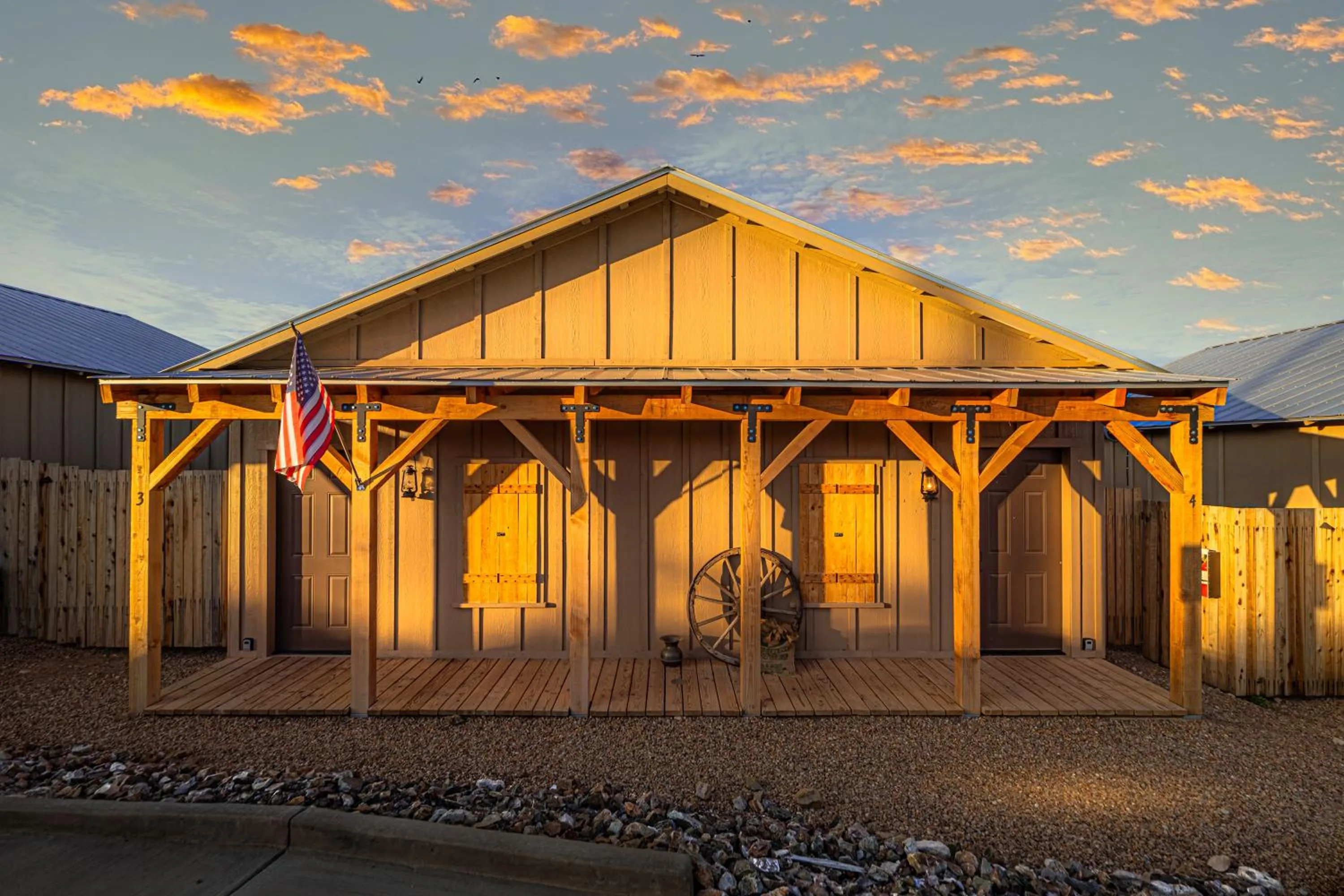 Property building in -Pet Friendly- Miners Cabin #5 -Two Double Beds - Private Balcony