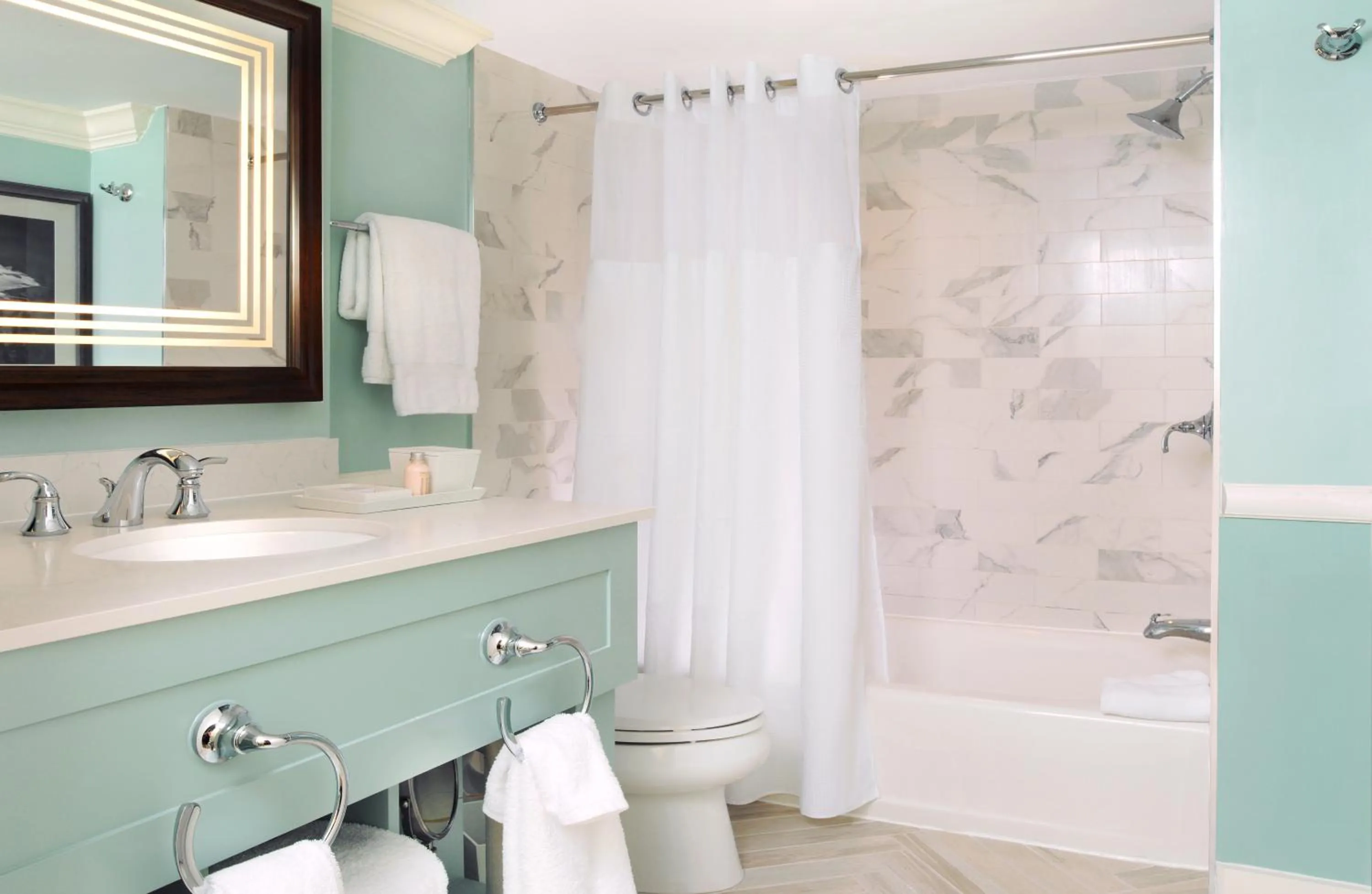 Shower in La Playa Beach & Golf Resort, a Noble House Resort