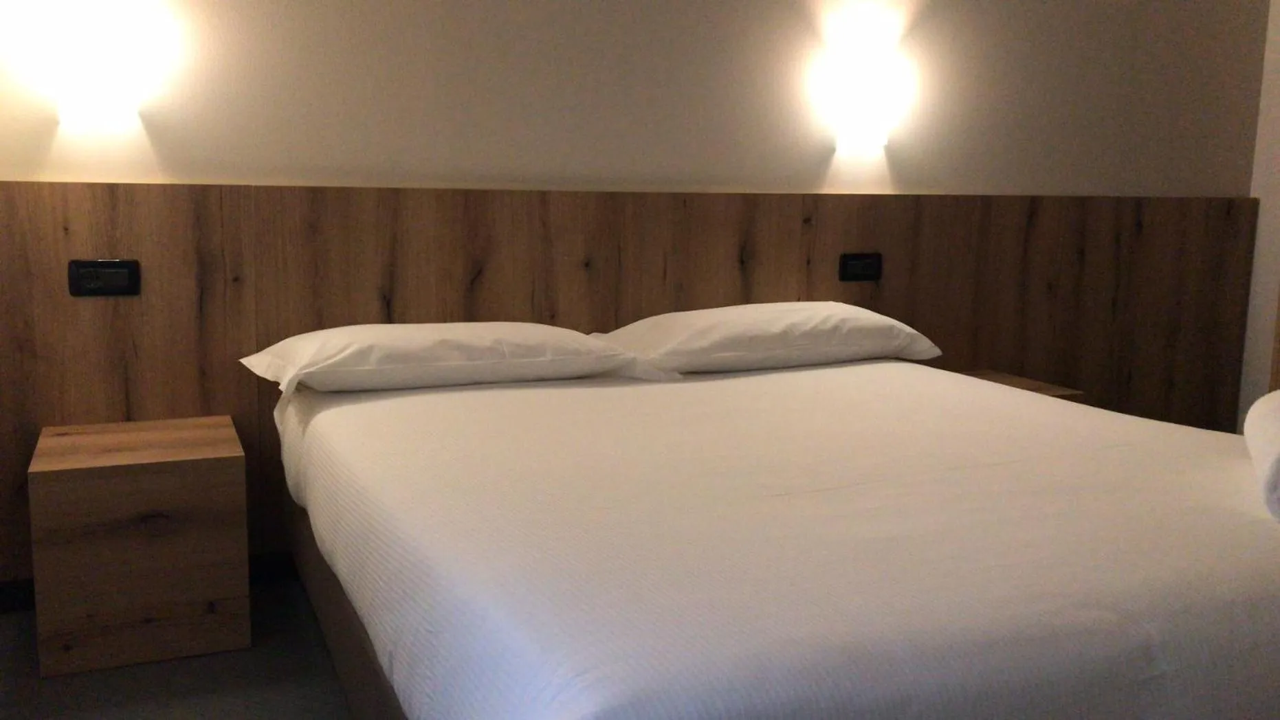 Bedroom, Bed in Hotel Doria - Business & Bike