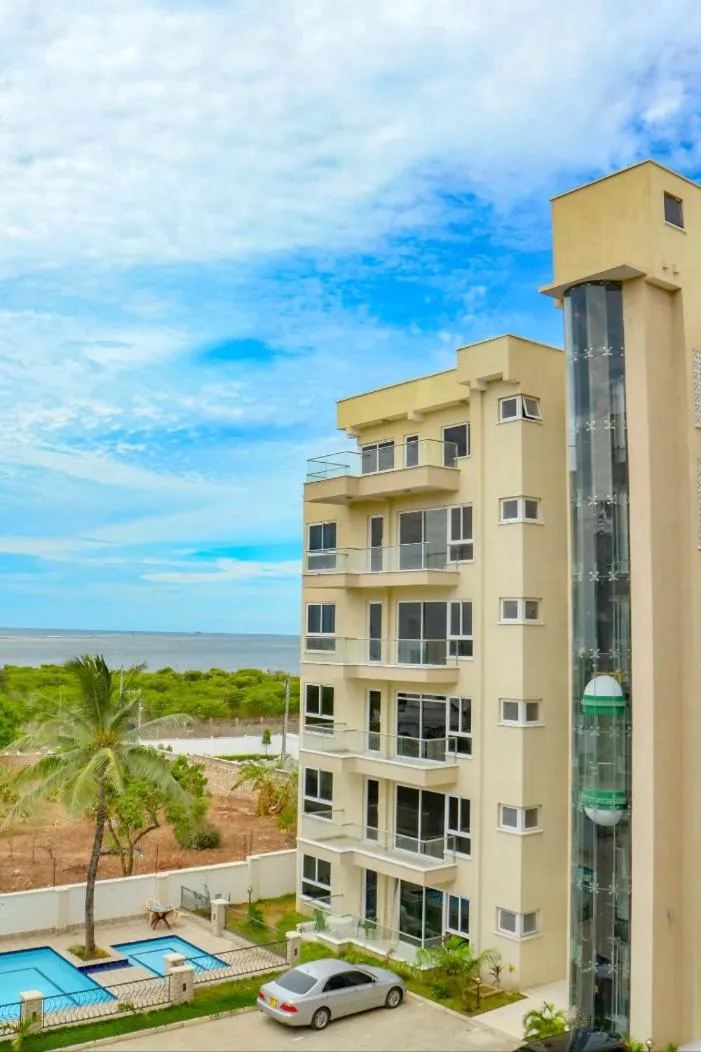 Property building in Fenns Cozy Apartment - Nyali