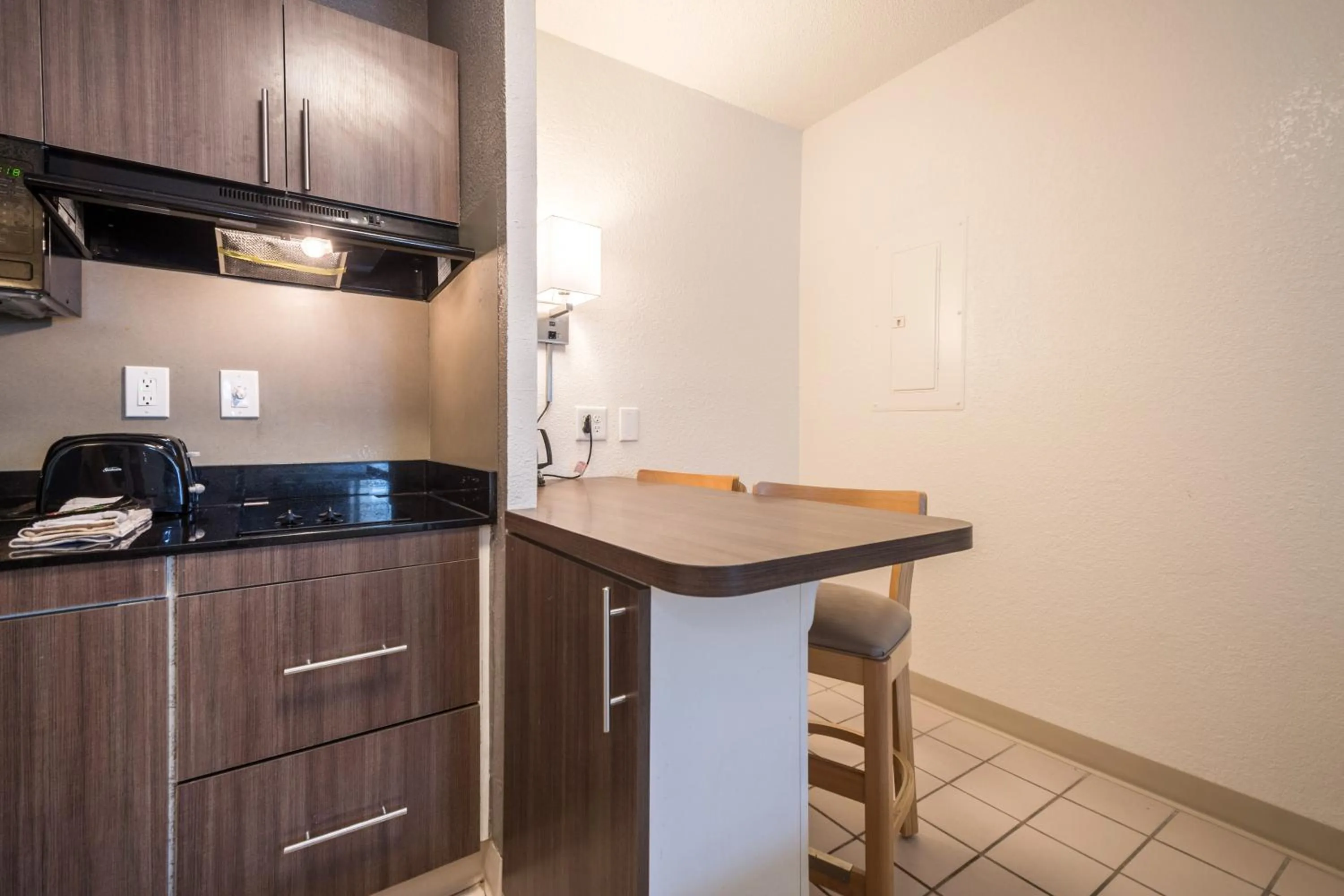 Kitchen or kitchenette in Studio 6-Duluth, GA - Atlanta - Gwinnett Place