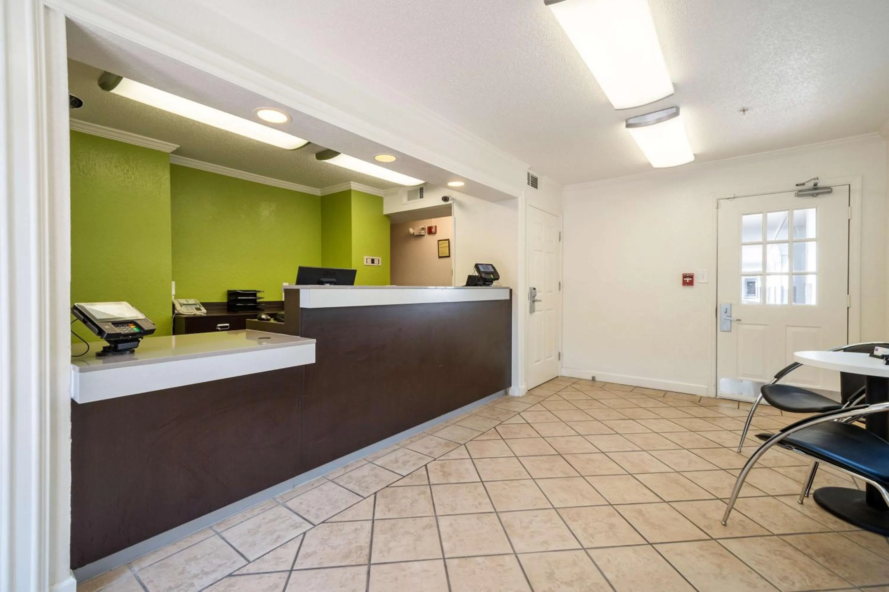 Lobby or reception in Studio 6-Duluth, GA - Atlanta - Gwinnett Place