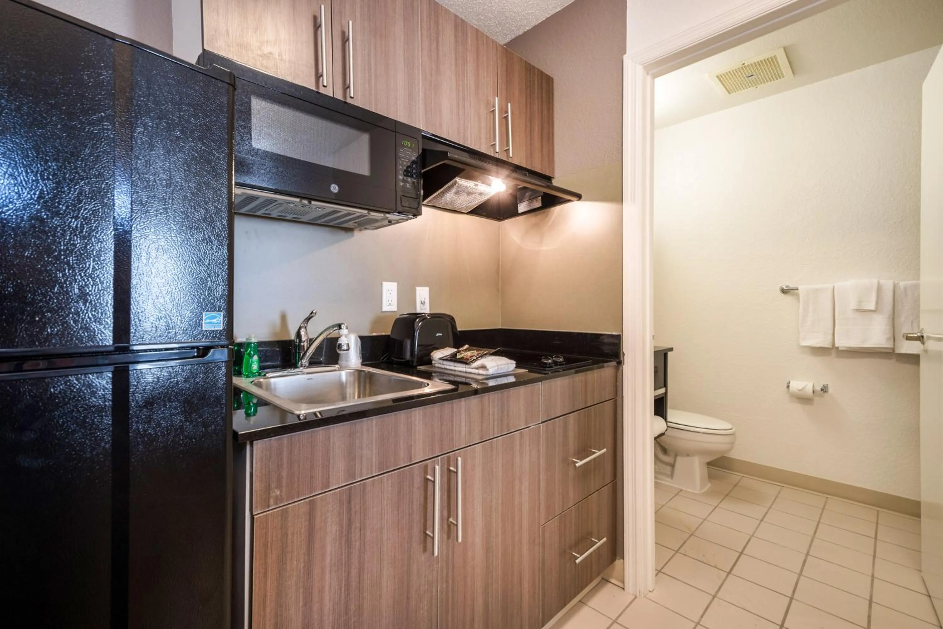 Kitchen or kitchenette in Studio 6-Duluth, GA - Atlanta - Gwinnett Place