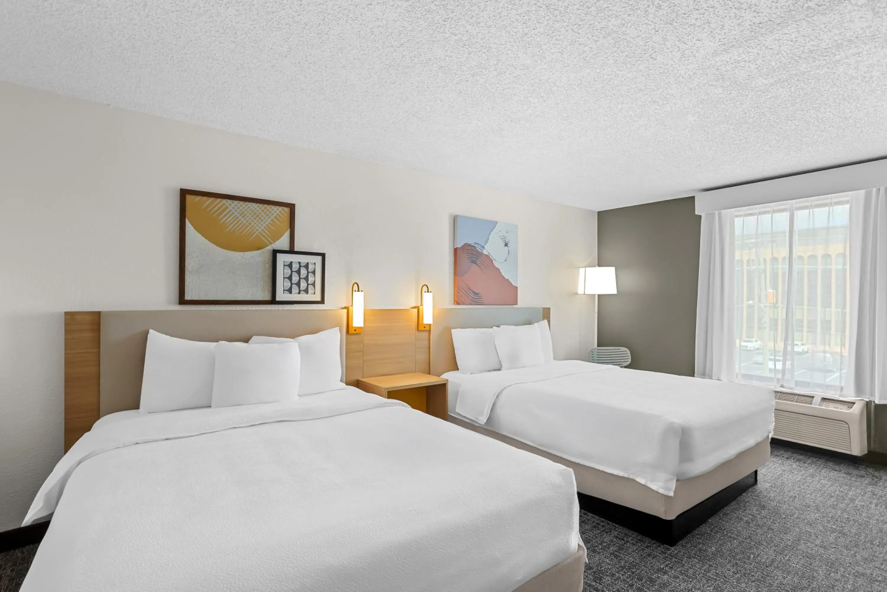 Photo of the whole room, Bed in Spark by Hilton Des Plaines Chicago O'Hare